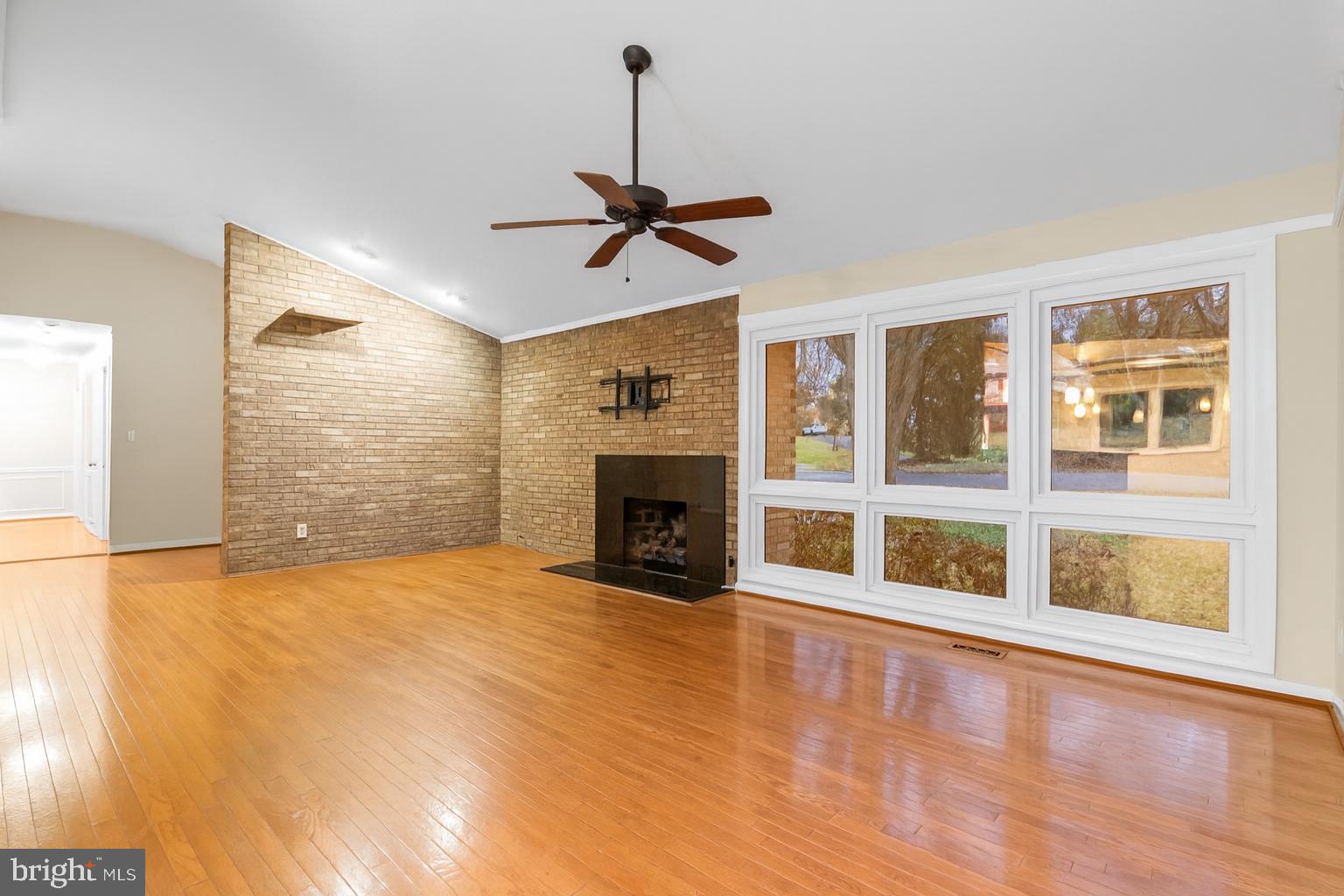 Real estate listing preview #5