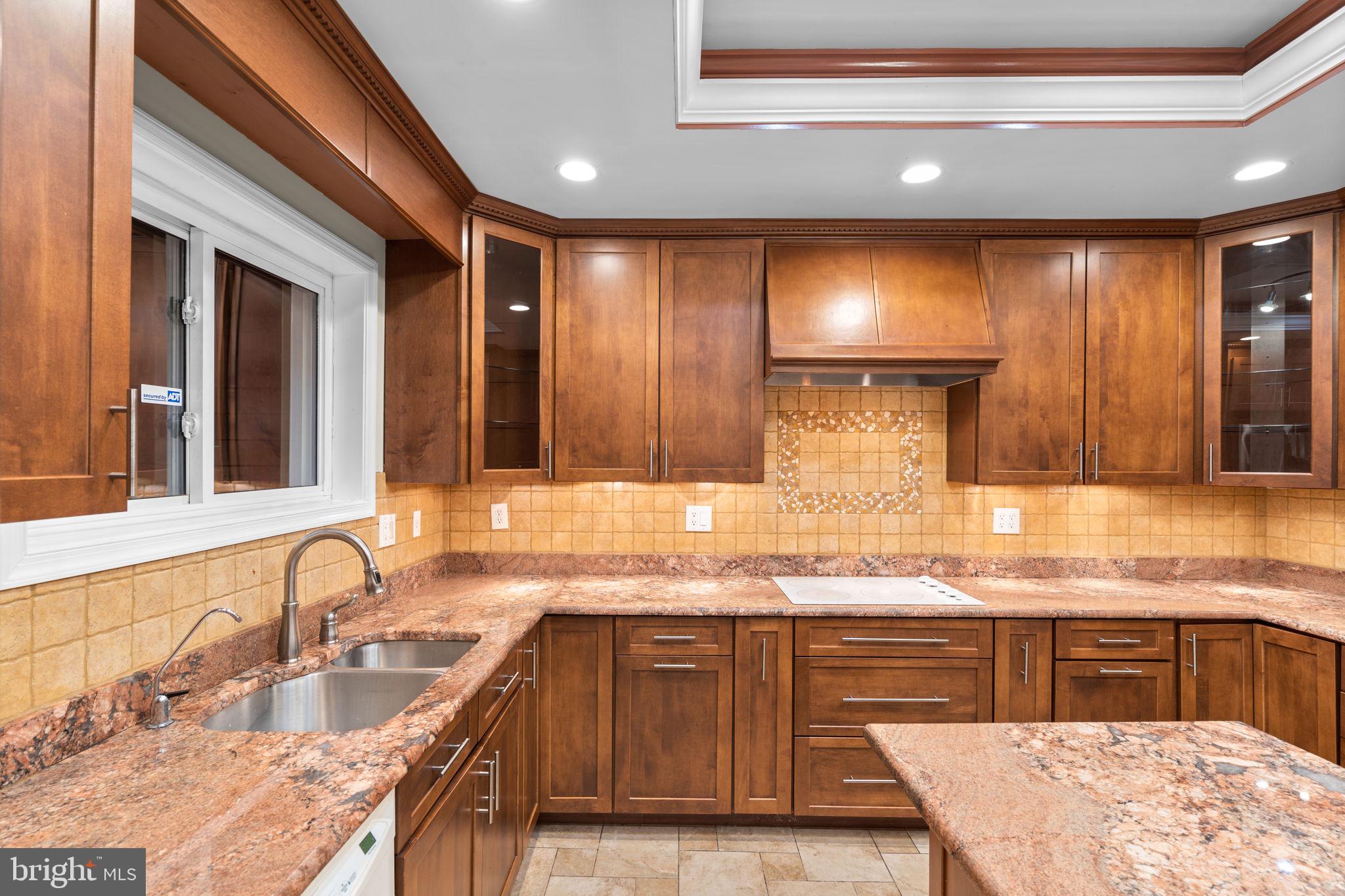 Real estate listing preview #9