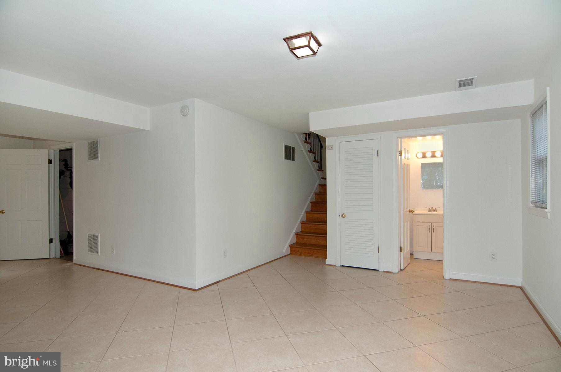 Real estate listing preview #17