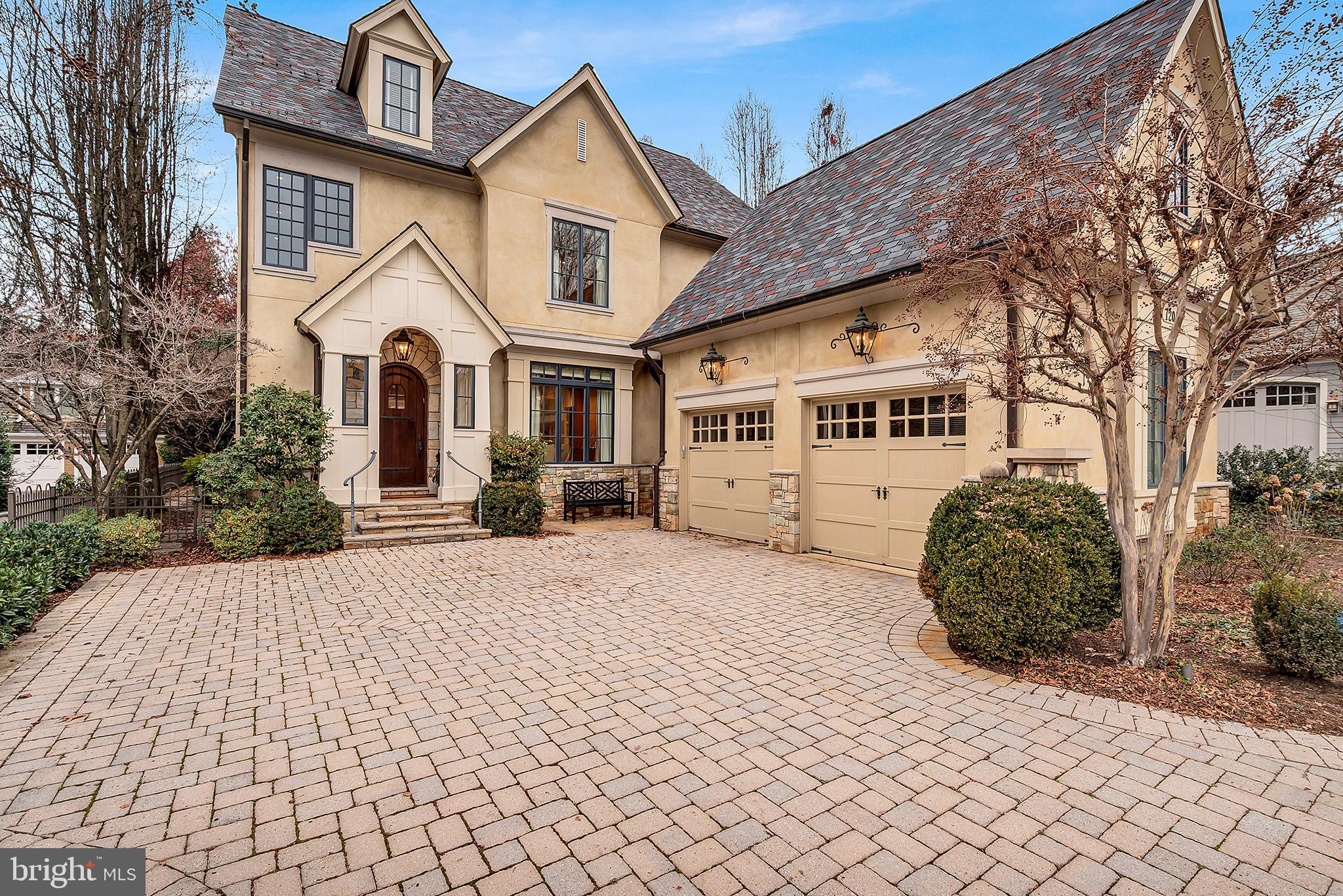 Real estate listing preview #2