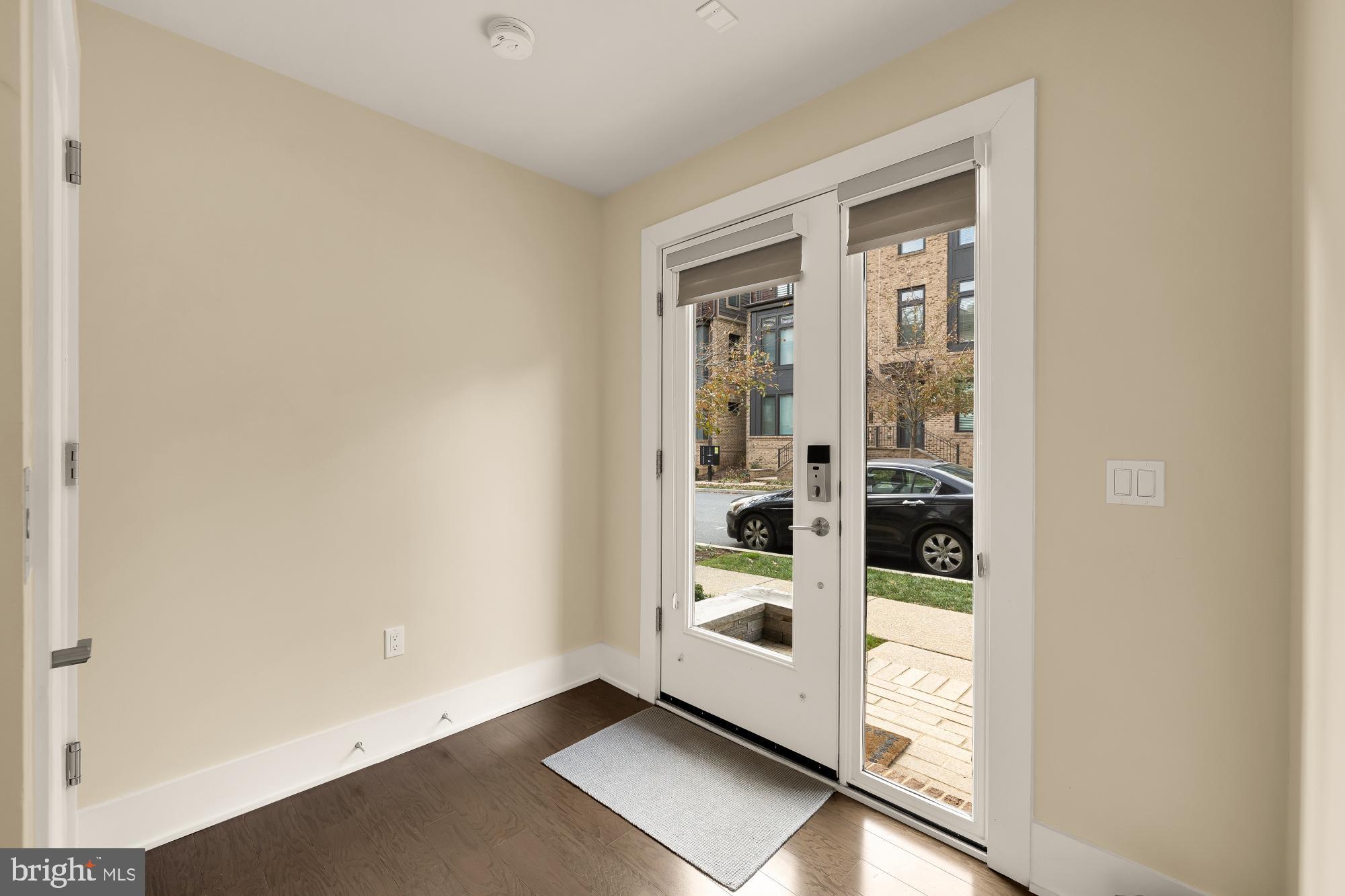 Real estate listing preview #14