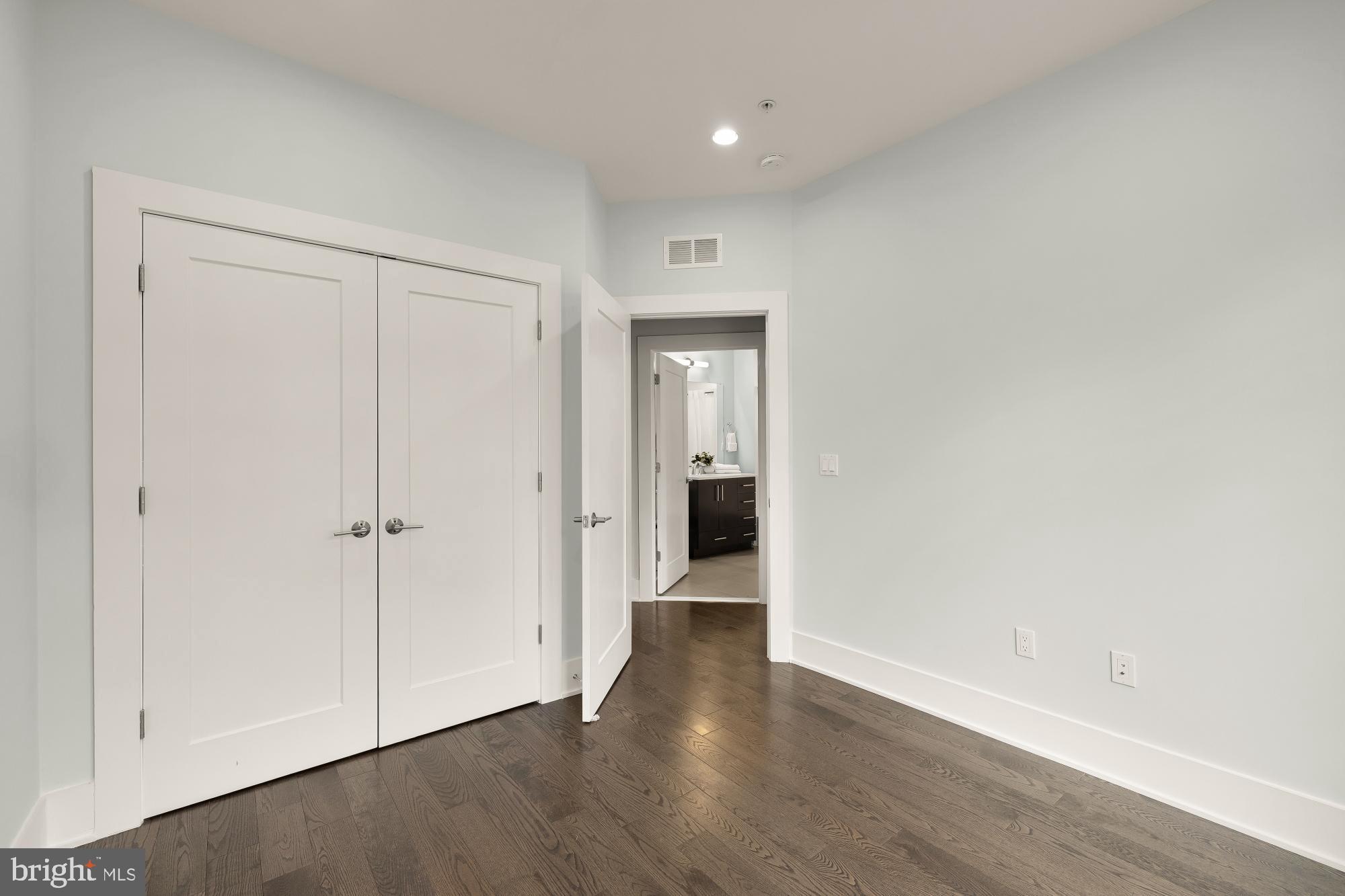 Real estate listing preview #24