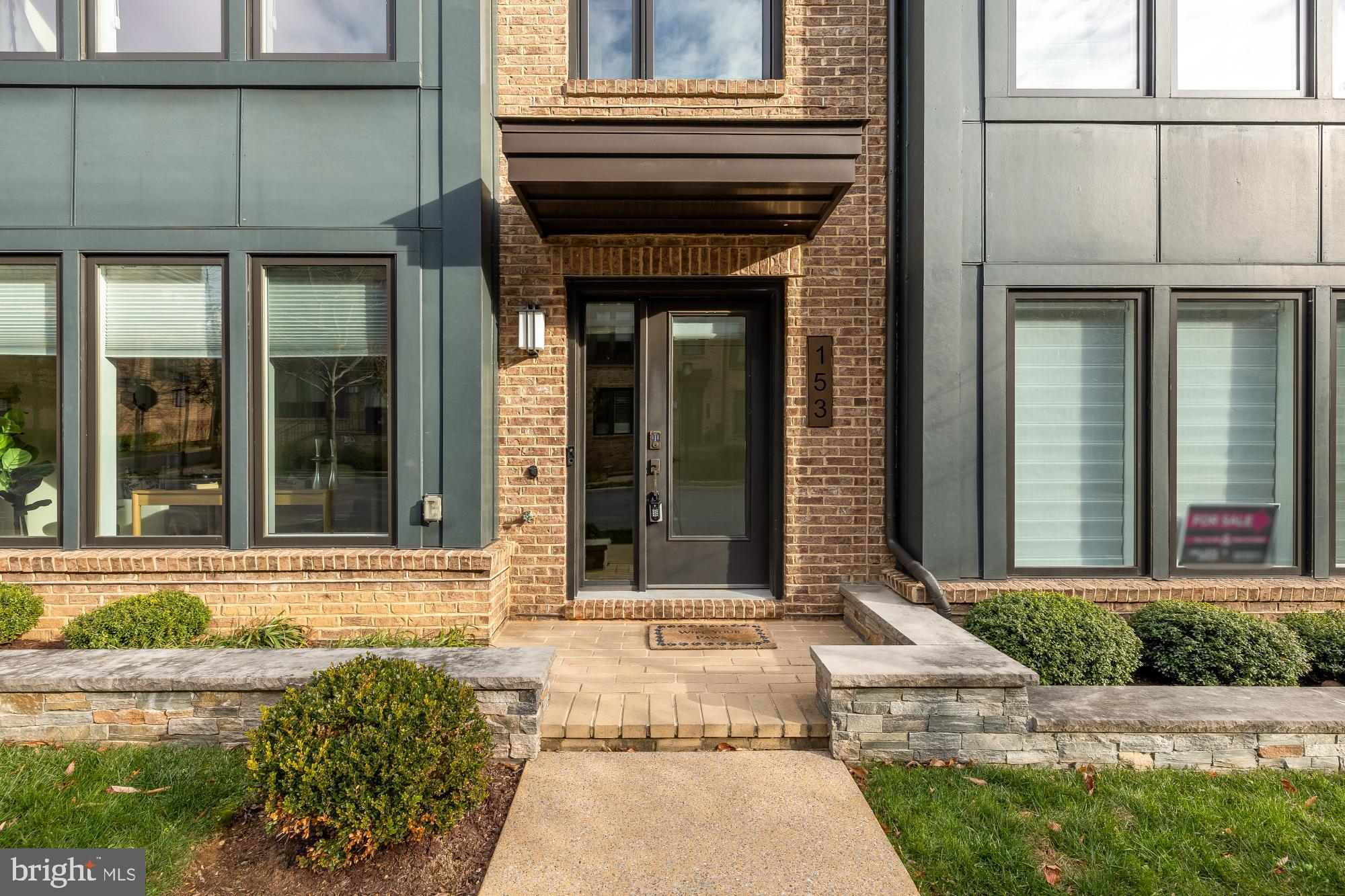 Real estate listing preview #2