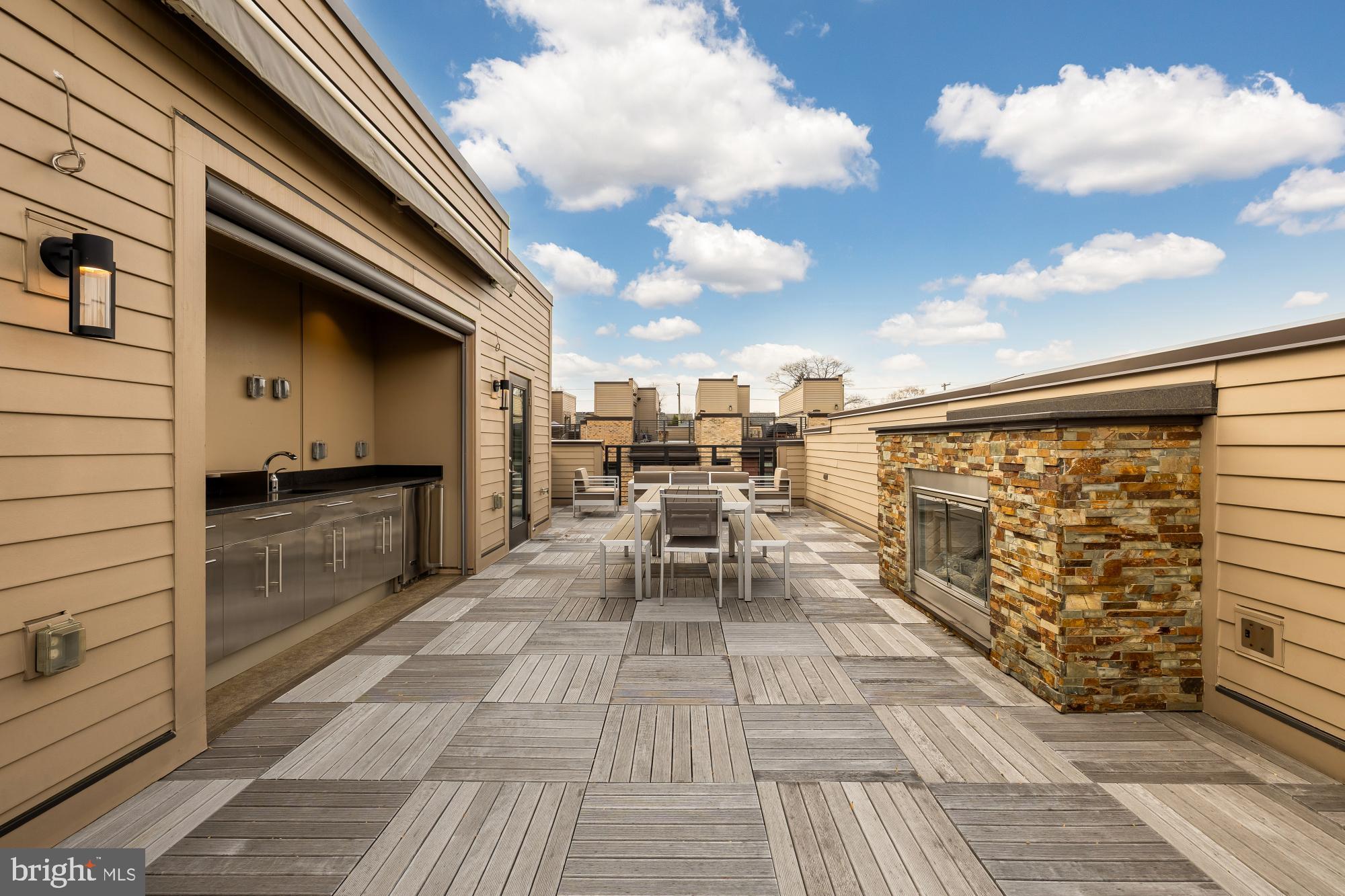 Real estate listing preview #32