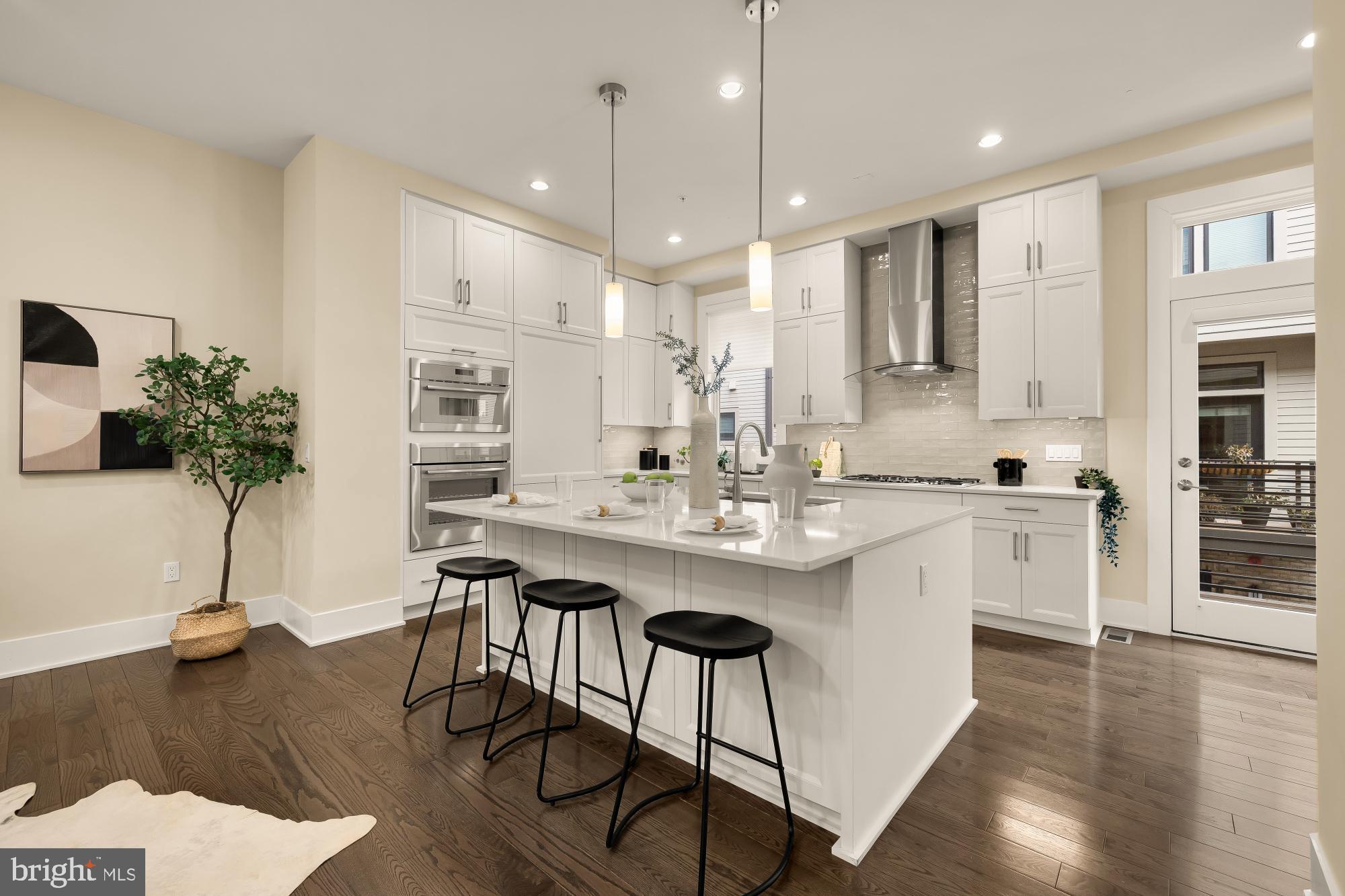 Real estate listing preview #3