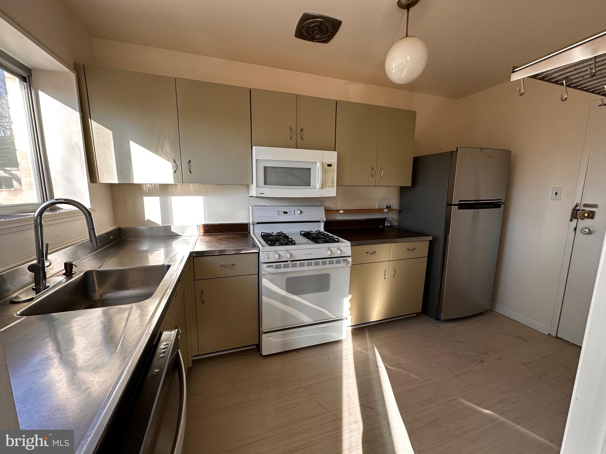 Real estate listing preview #5