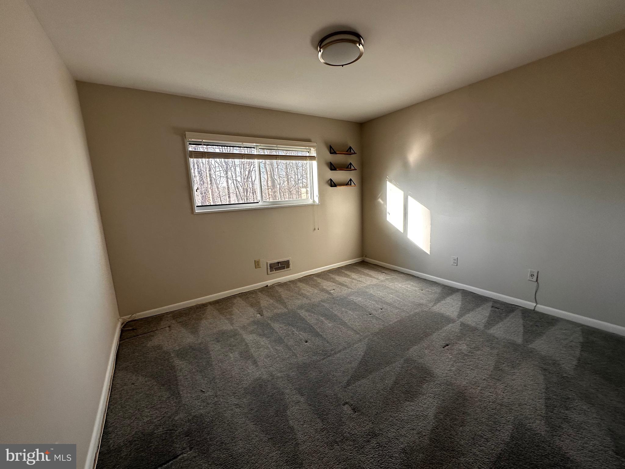 Real estate listing preview #8