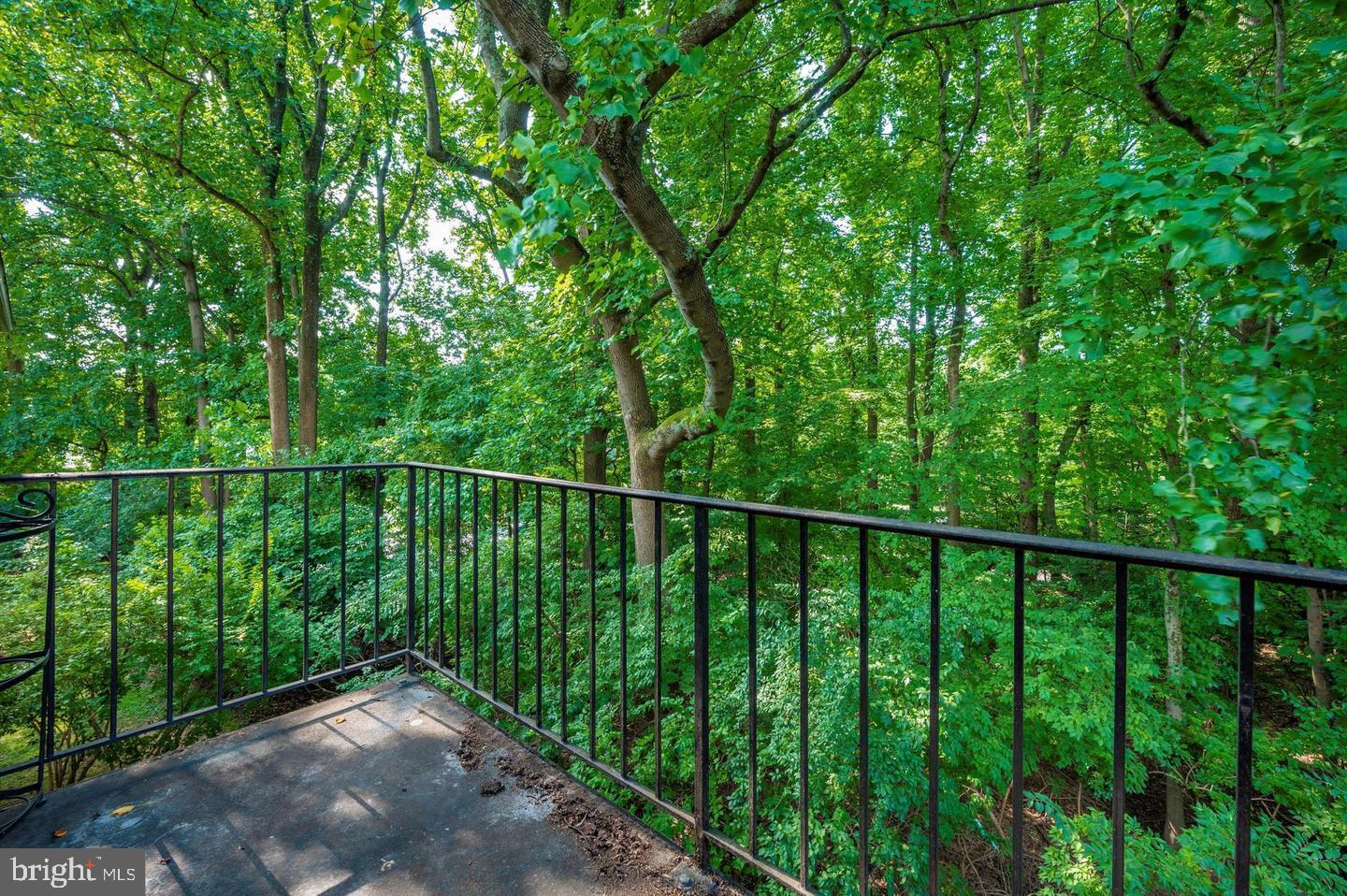 Real estate listing preview #2