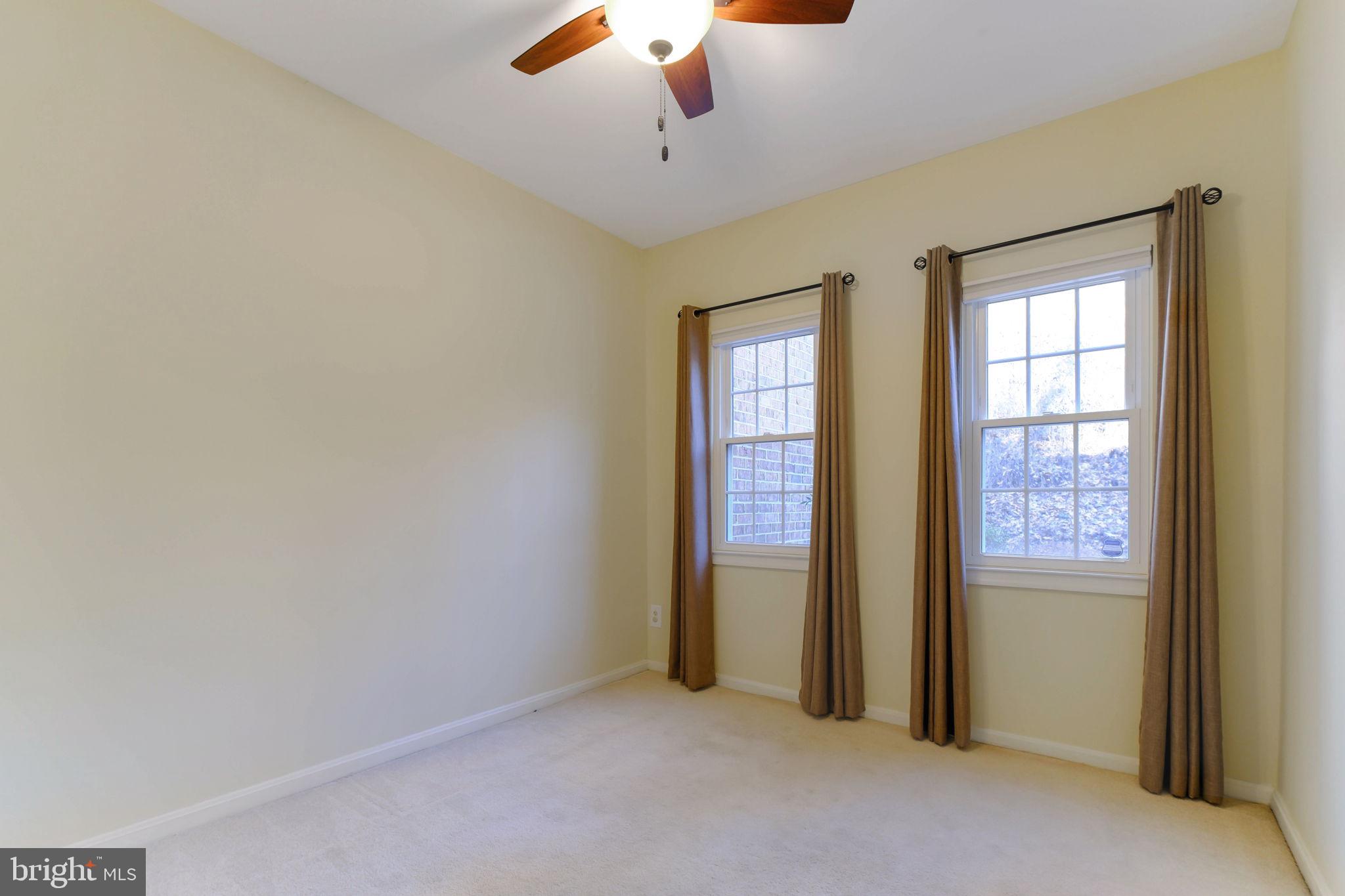 Real estate listing preview #8