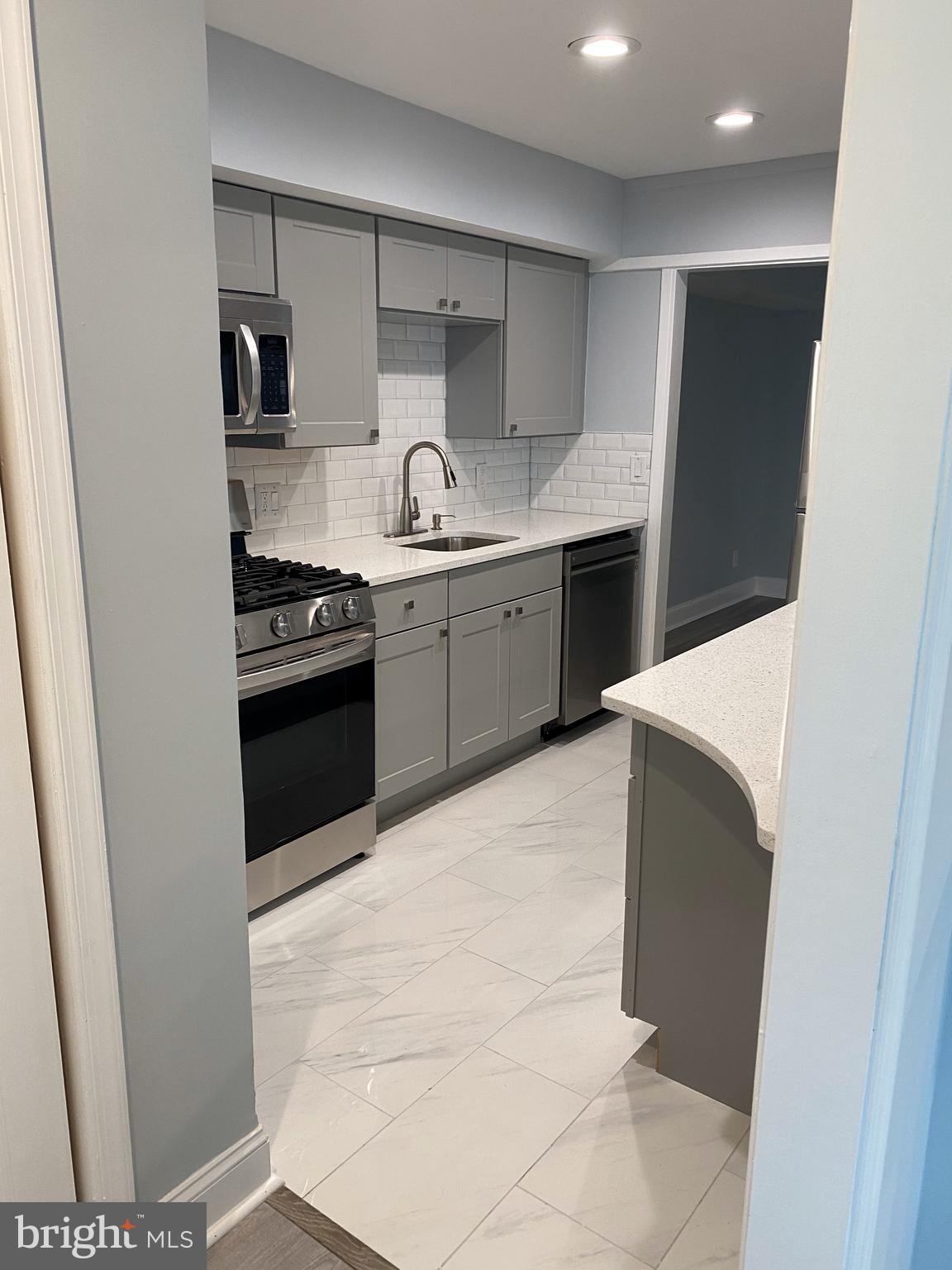 Real estate listing preview #4