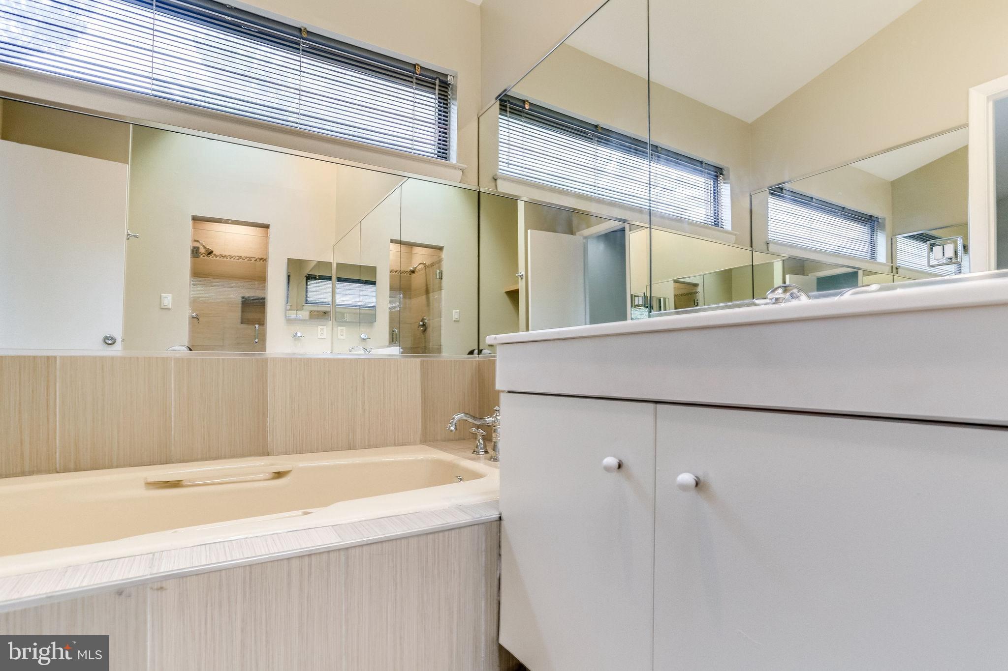 Real estate listing preview #18