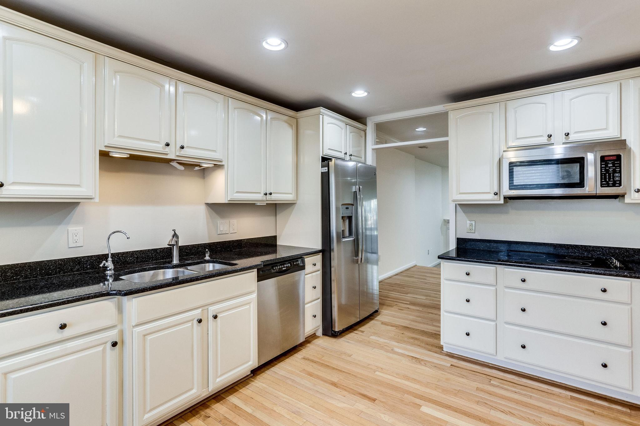 Real estate listing preview #12