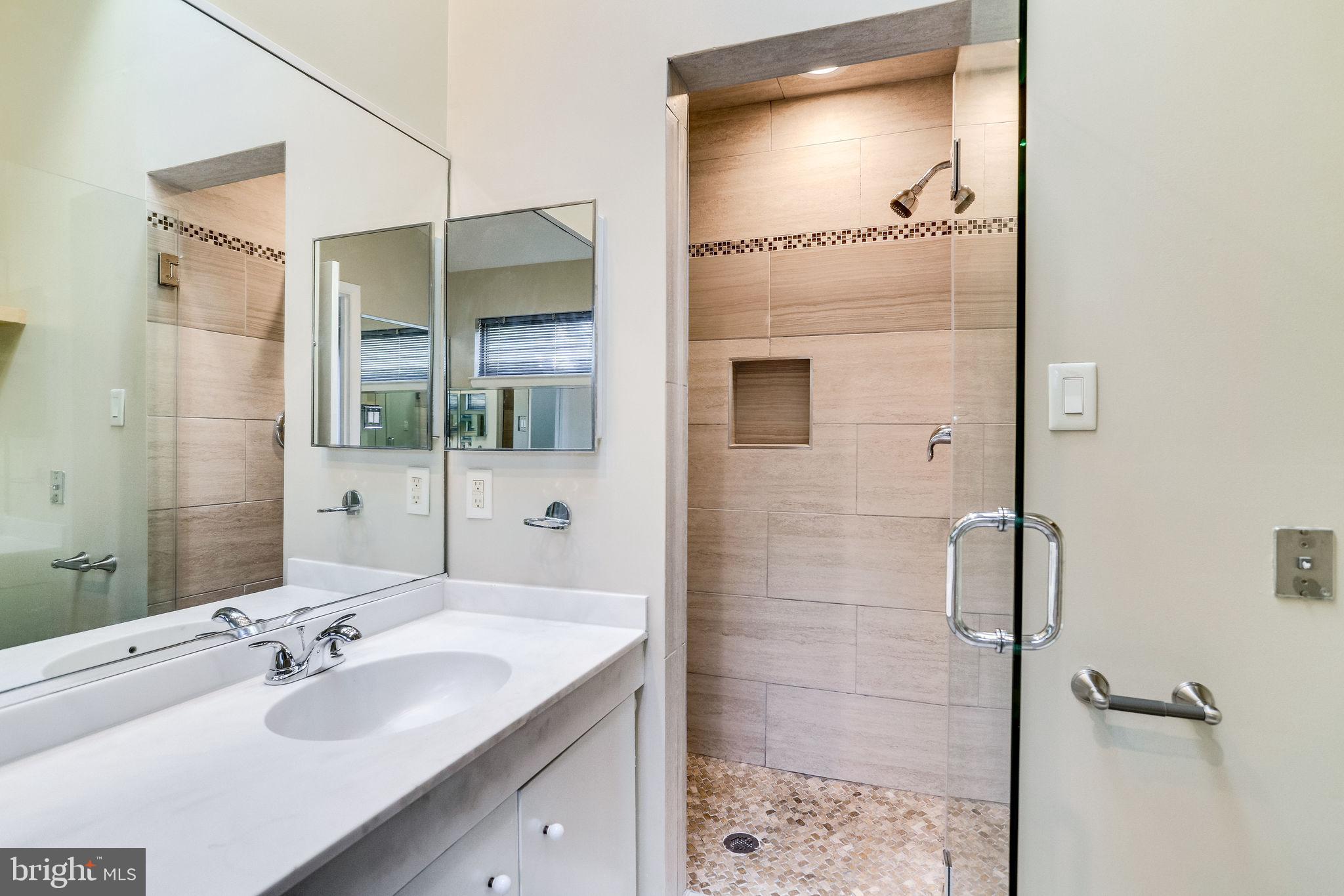 Real estate listing preview #17