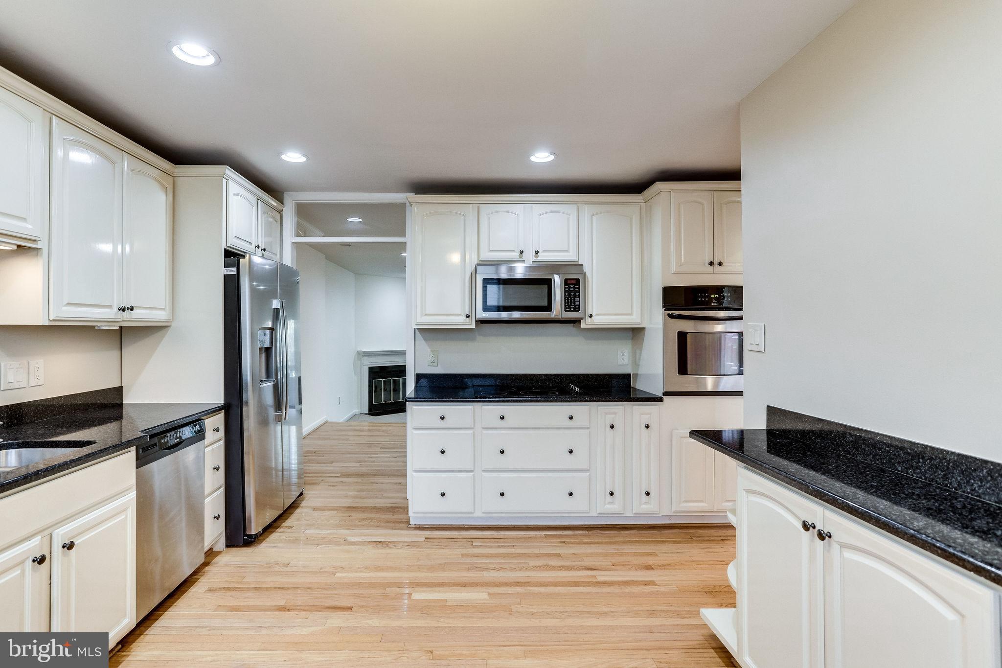 Real estate listing preview #13