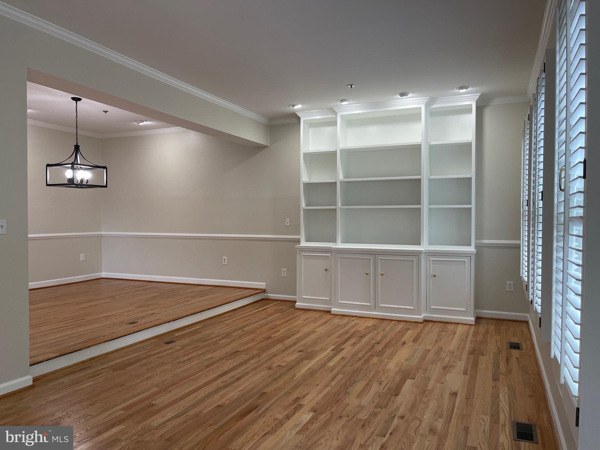 Real estate listing preview #8