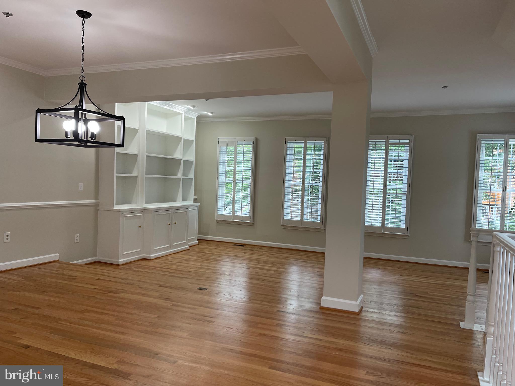 Real estate listing preview #9