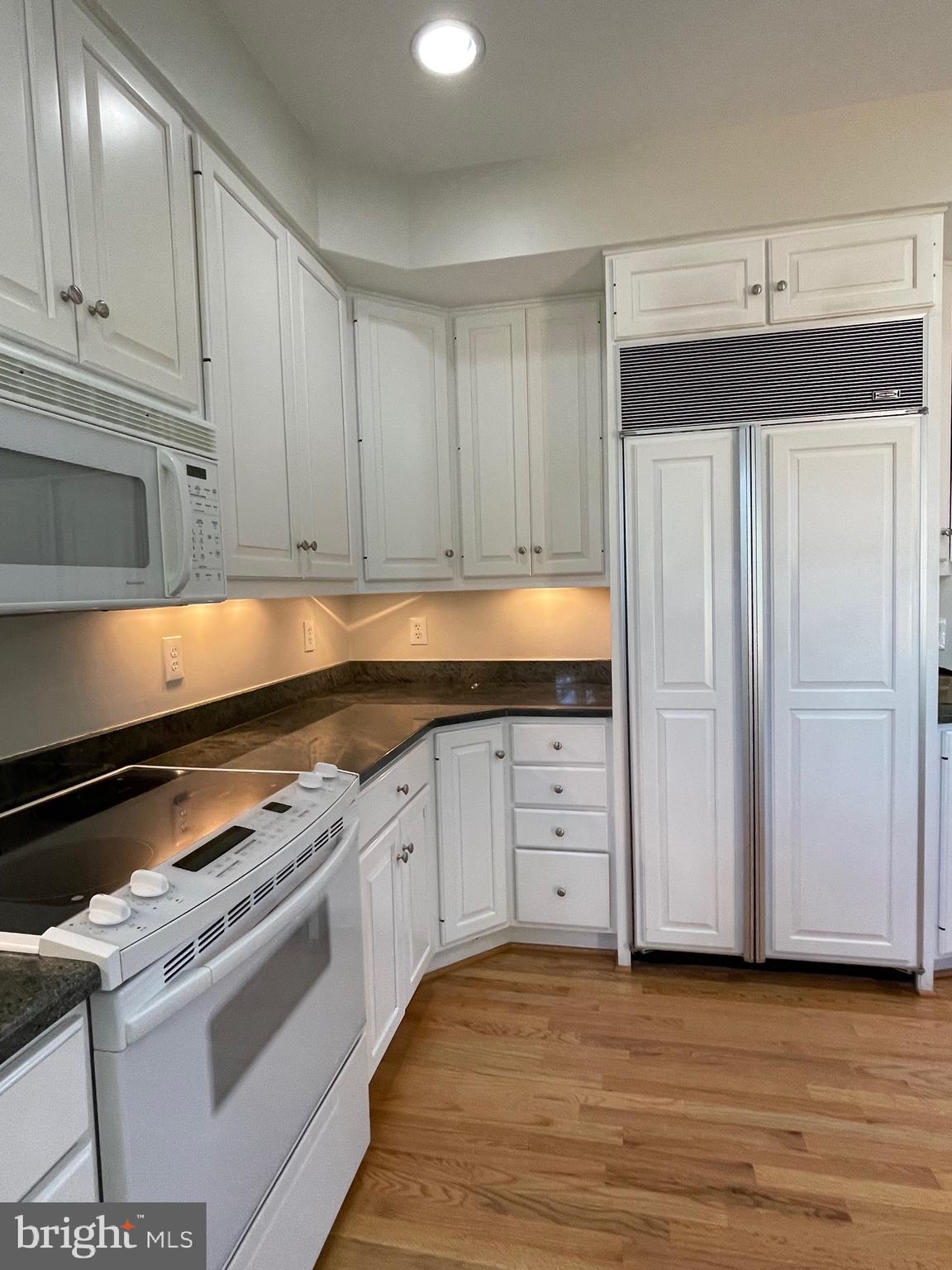 Real estate listing preview #16