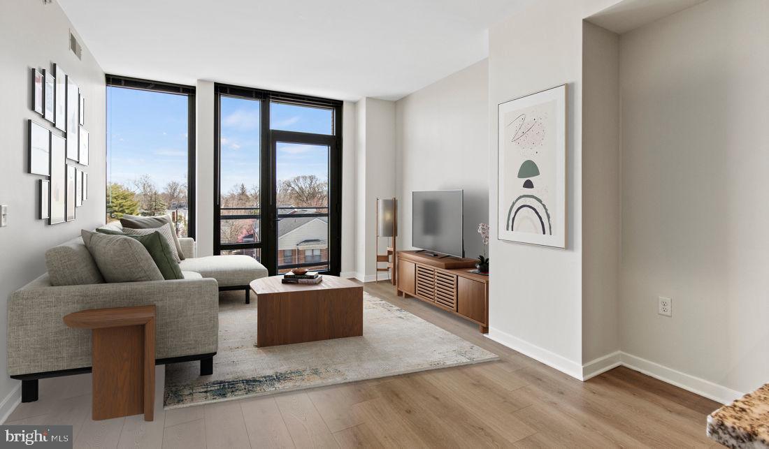 Real estate listing preview #10