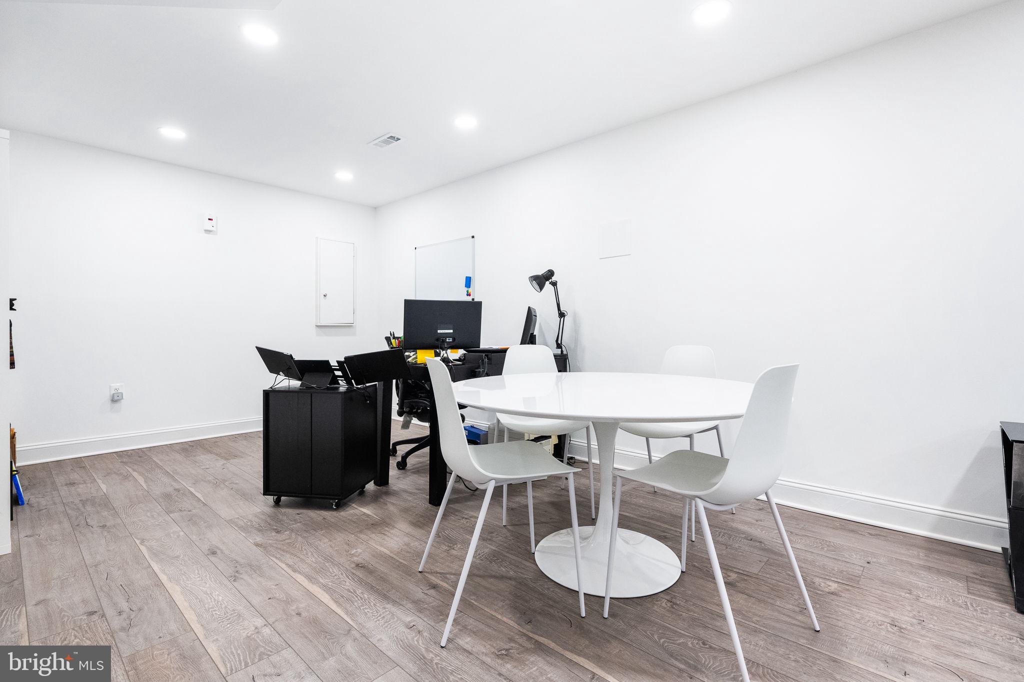 Real estate listing preview #25