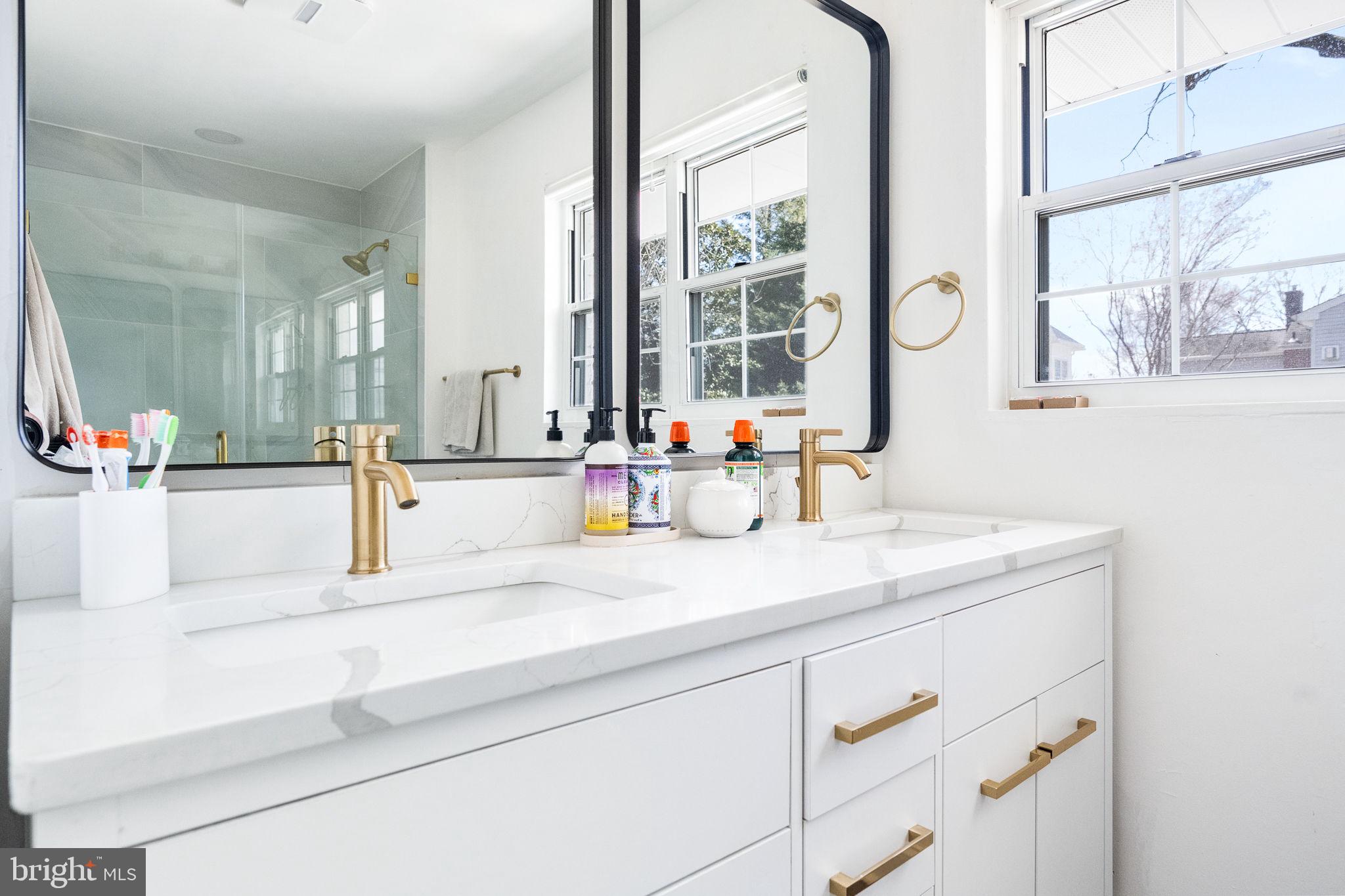 Real estate listing preview #14