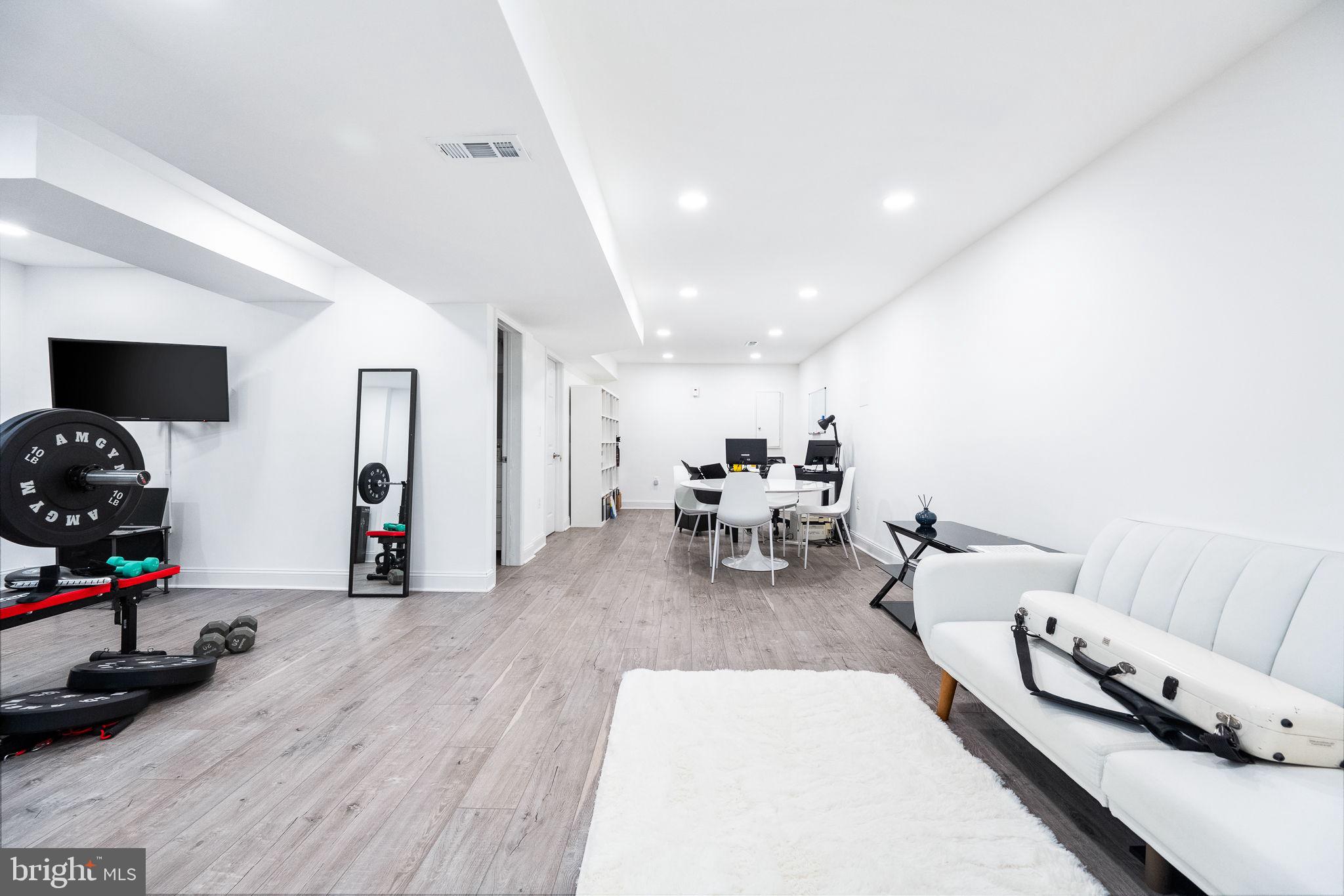 Real estate listing preview #23