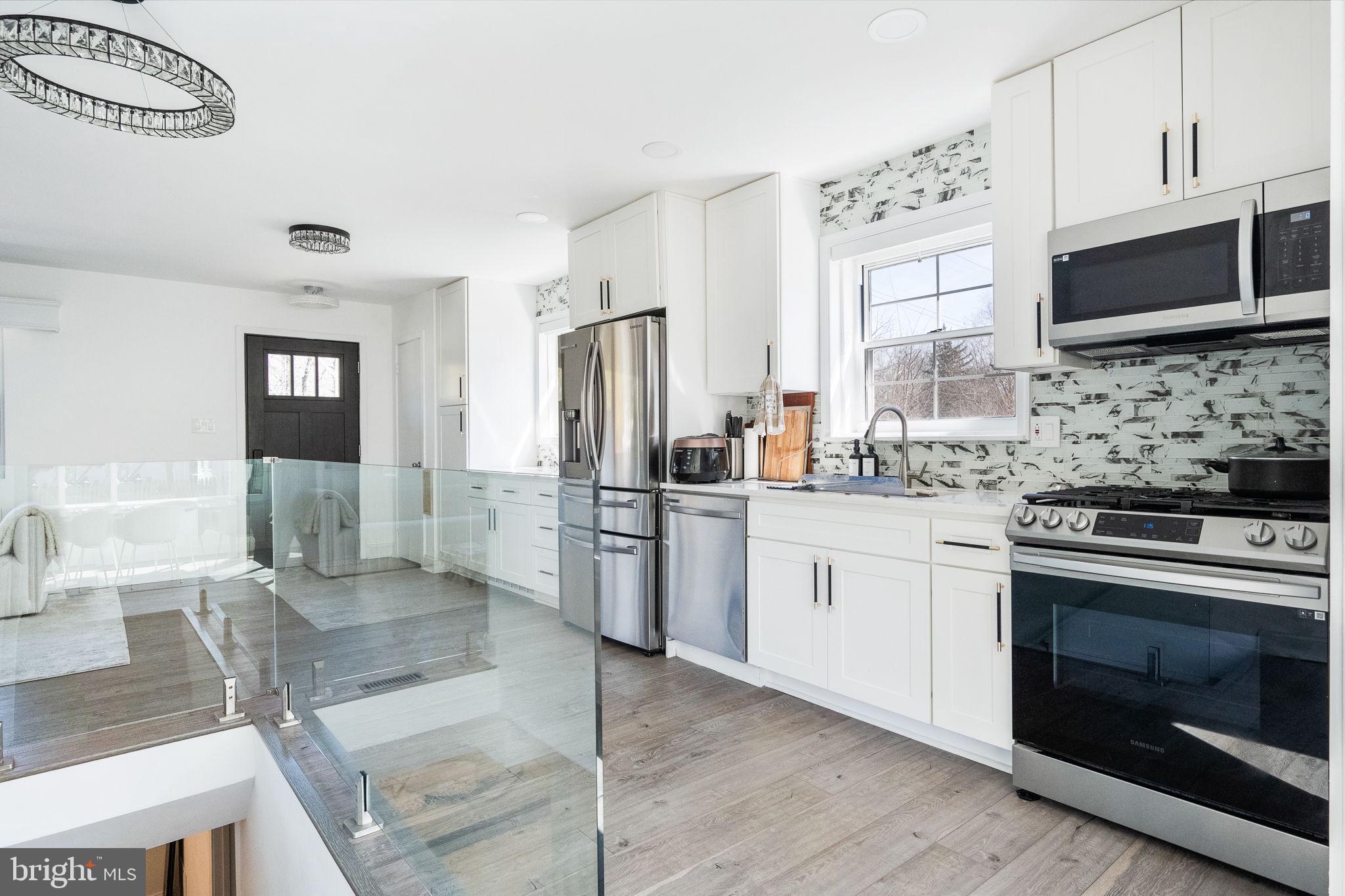 Real estate listing preview #1