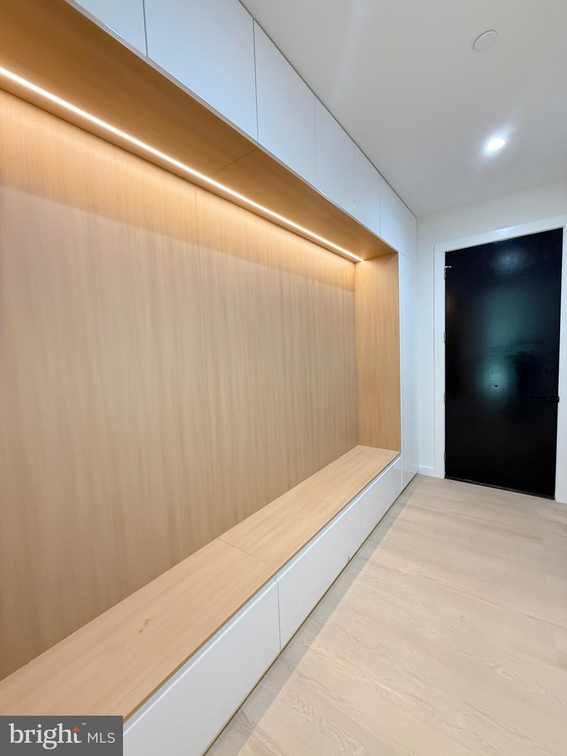 Real estate listing preview #16