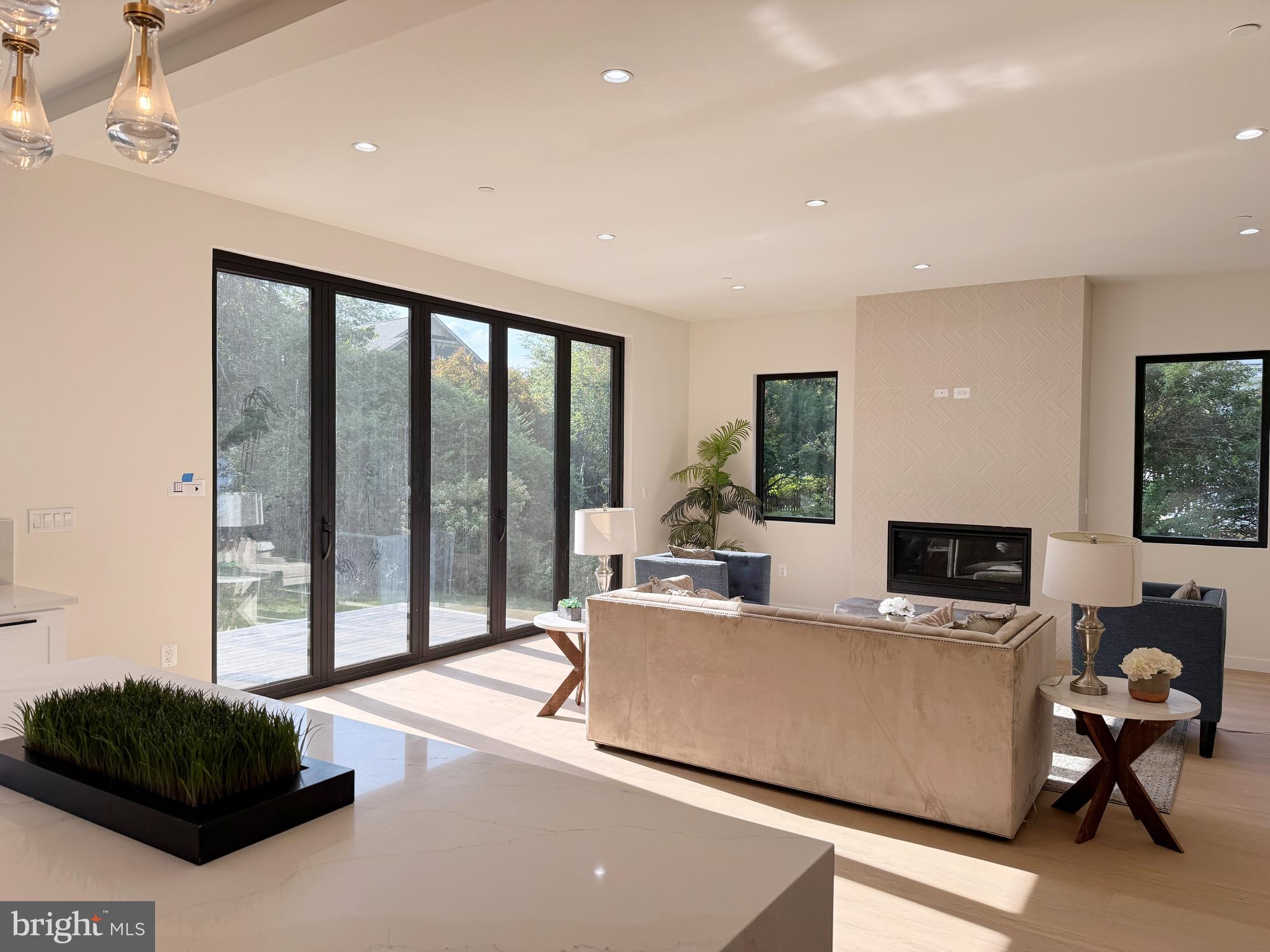 Real estate listing preview #11