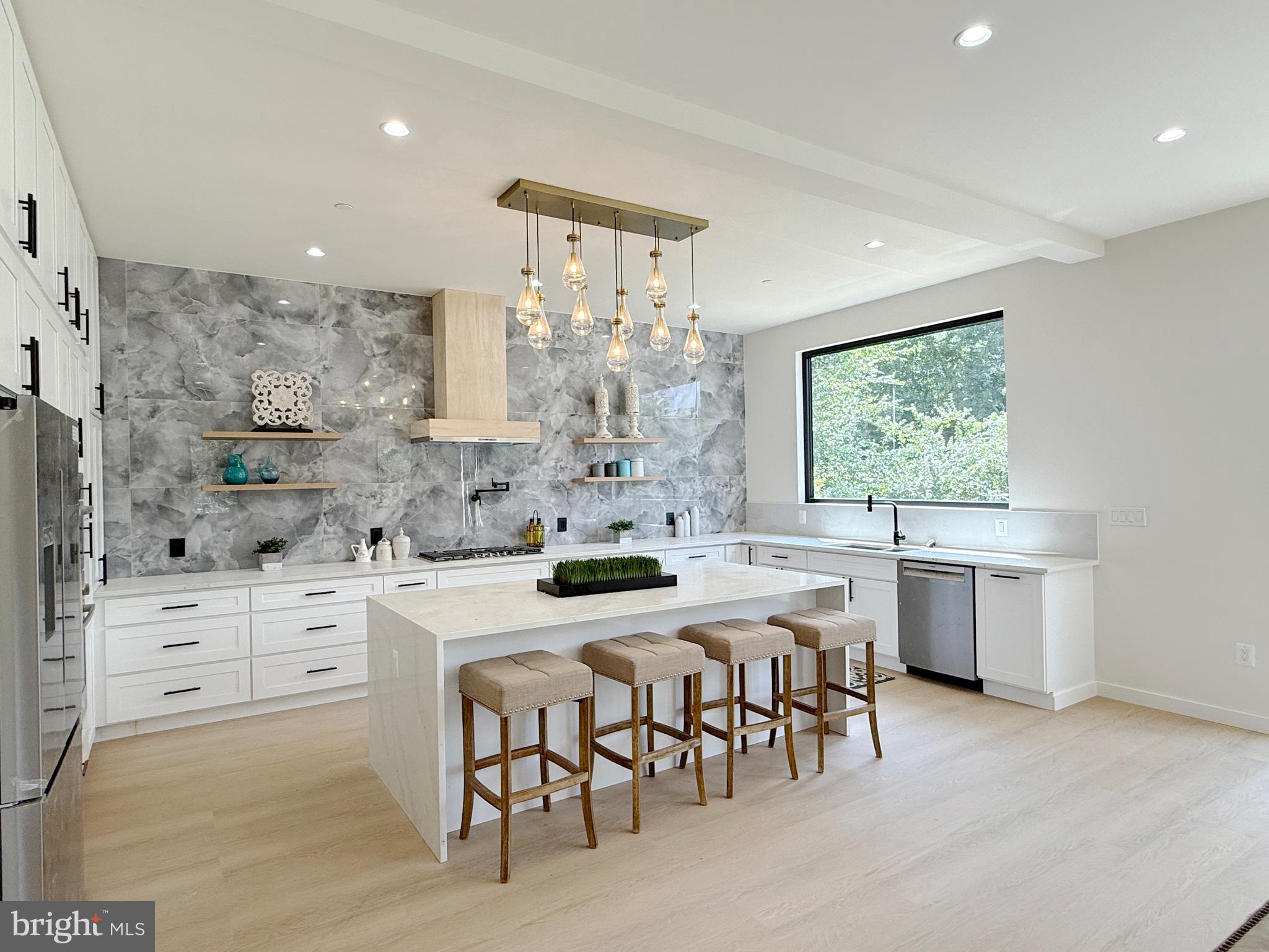 Real estate listing preview #1