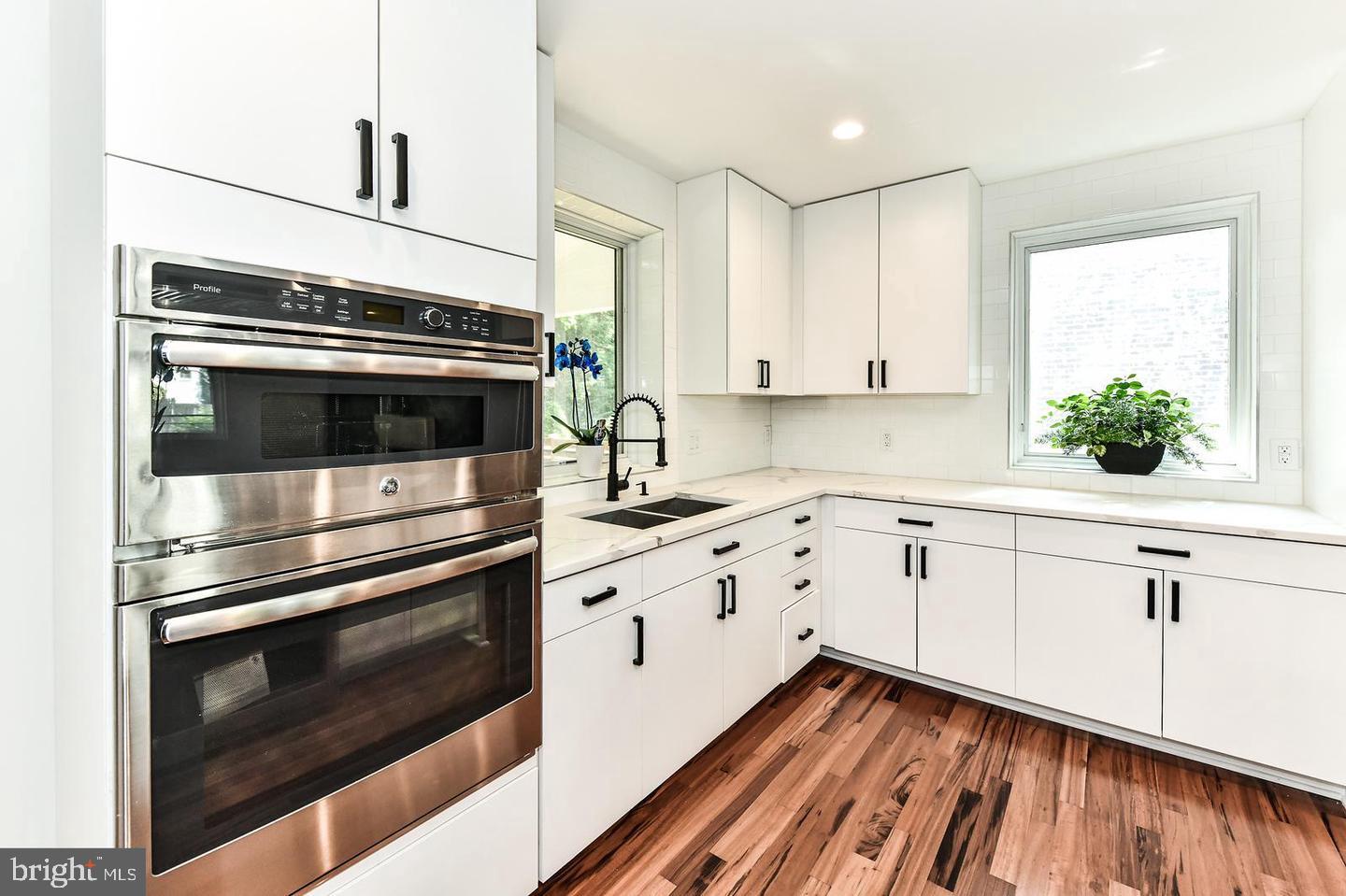 Real estate listing preview #12