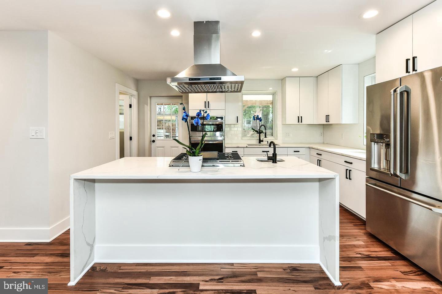 Real estate listing preview #1