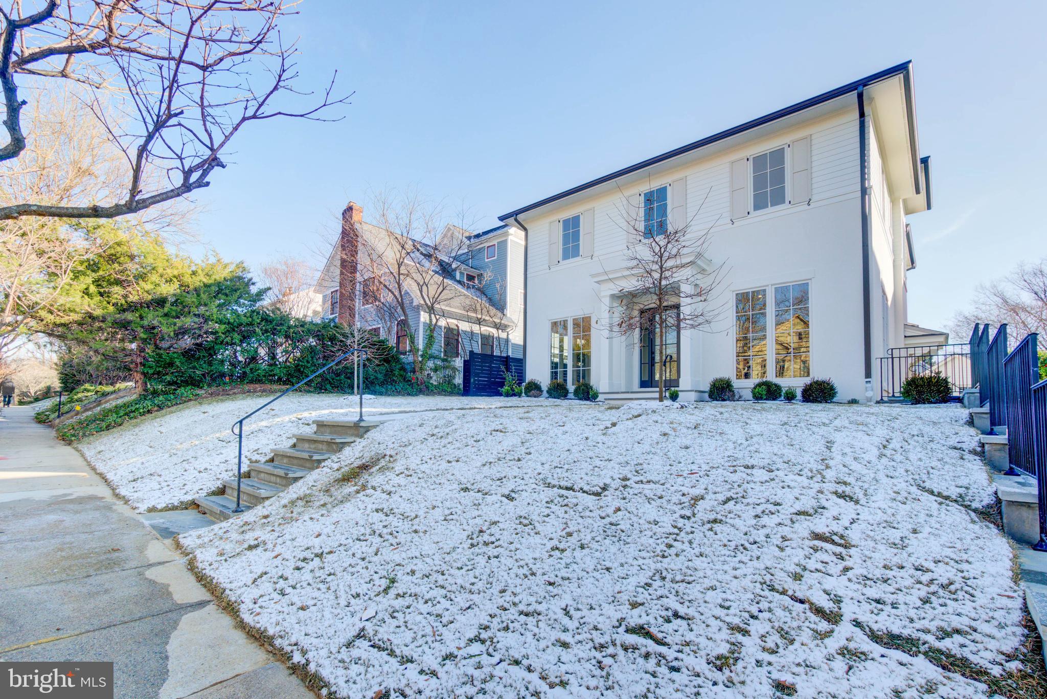 Real estate listing preview #2