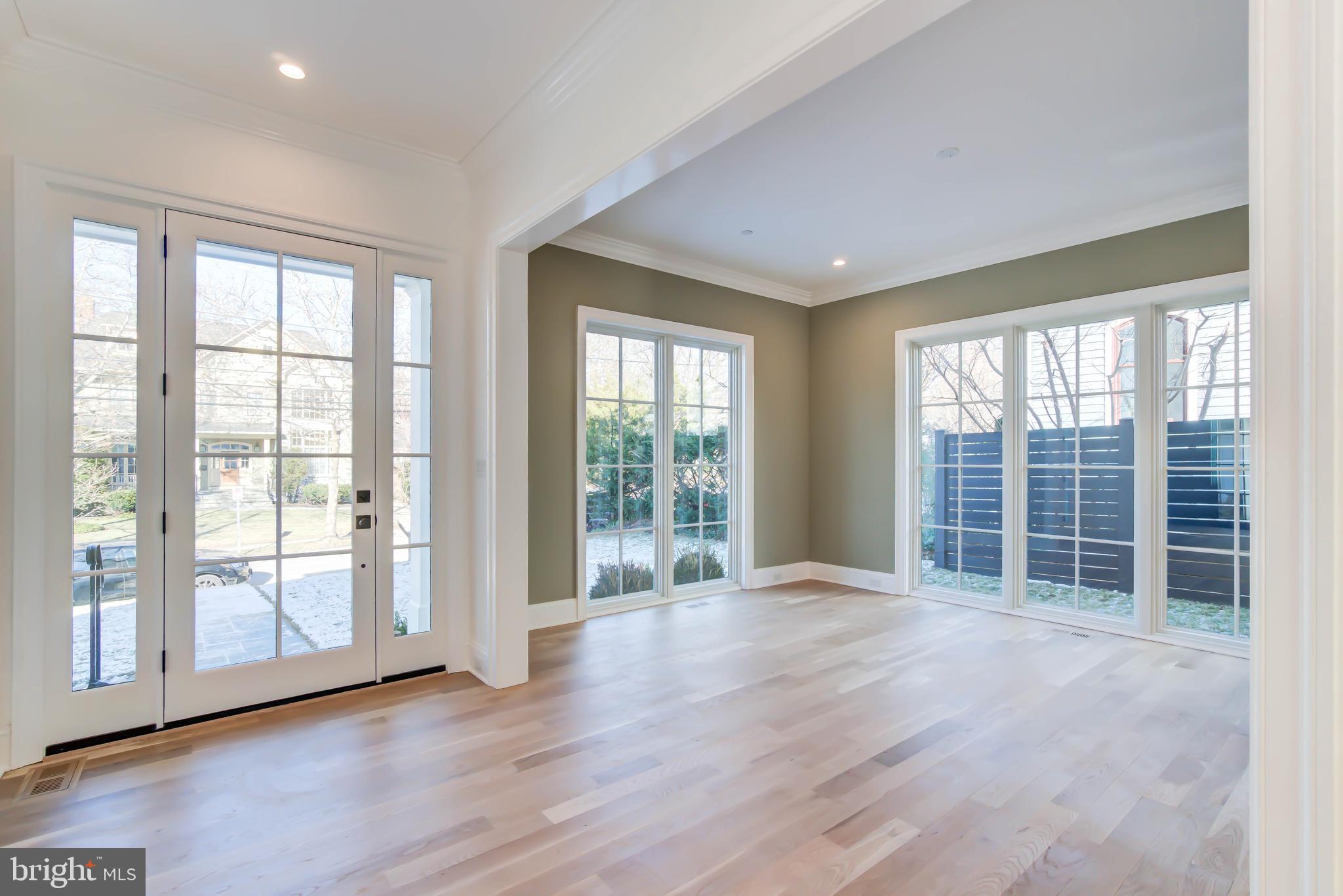 Real estate listing preview #9