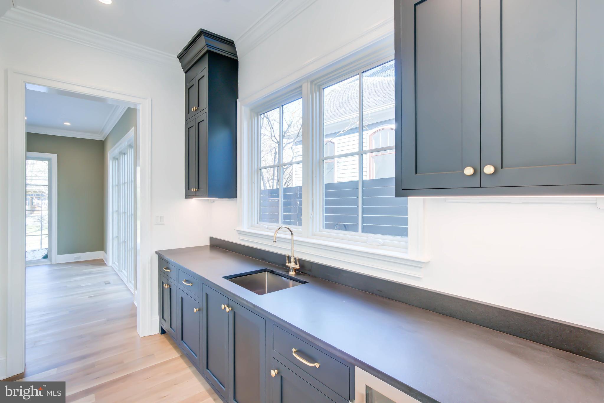 Real estate listing preview #14