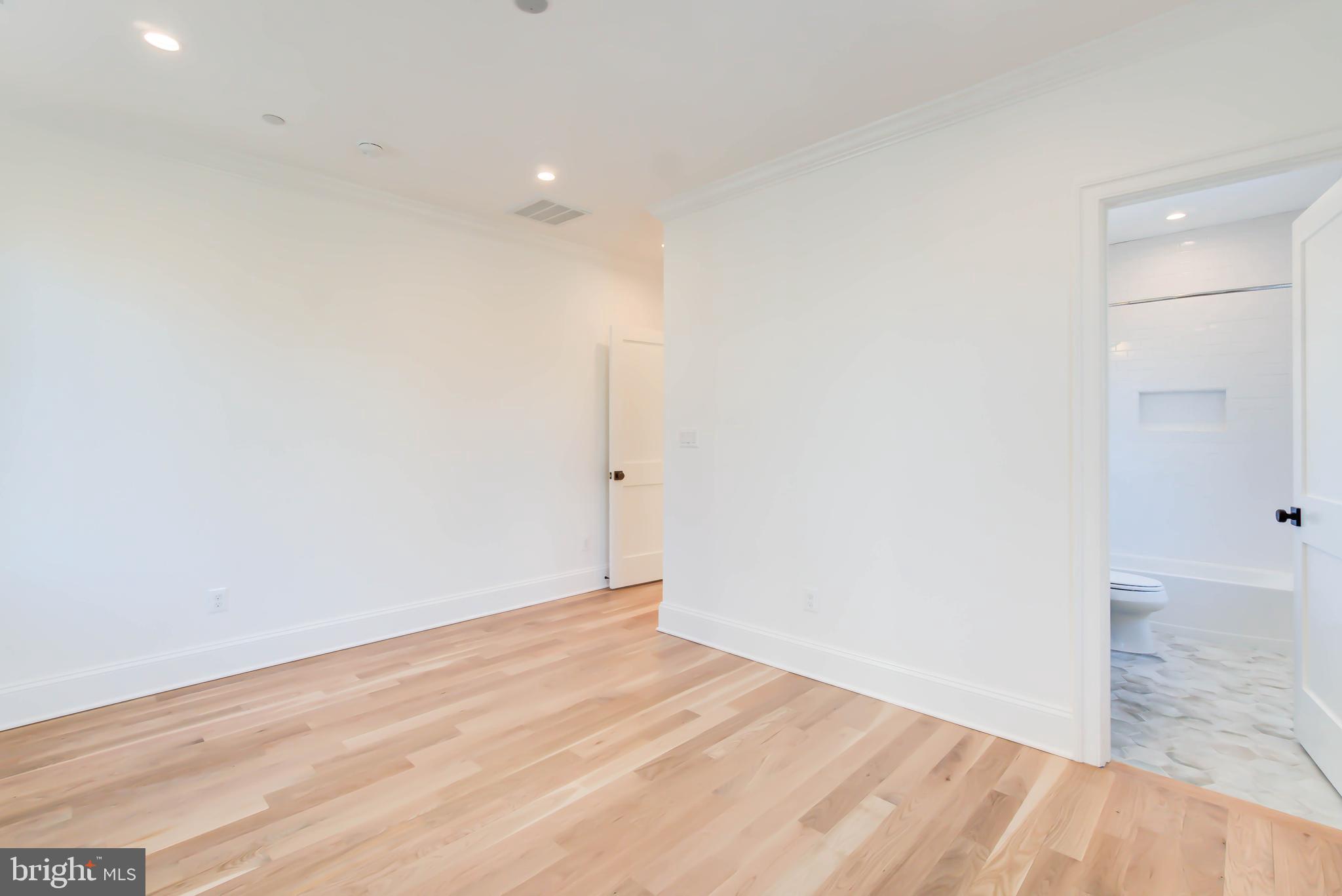 Real estate listing preview #55