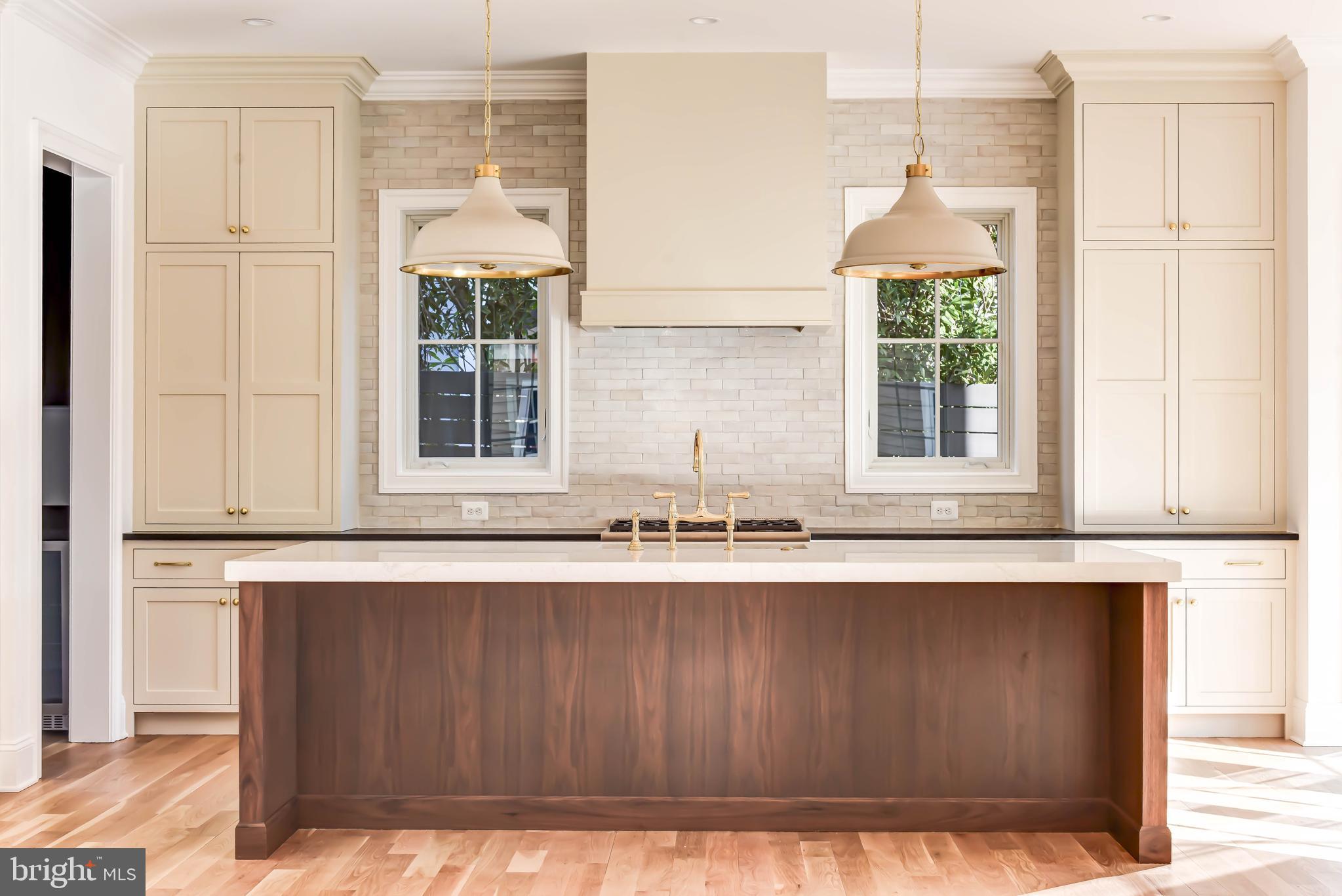 Real estate listing preview #16