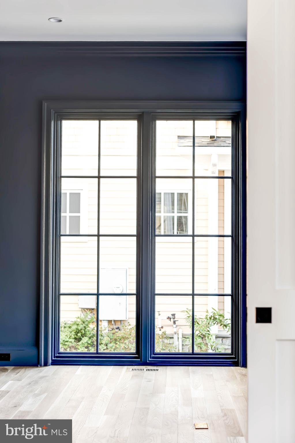 Real estate listing preview #8