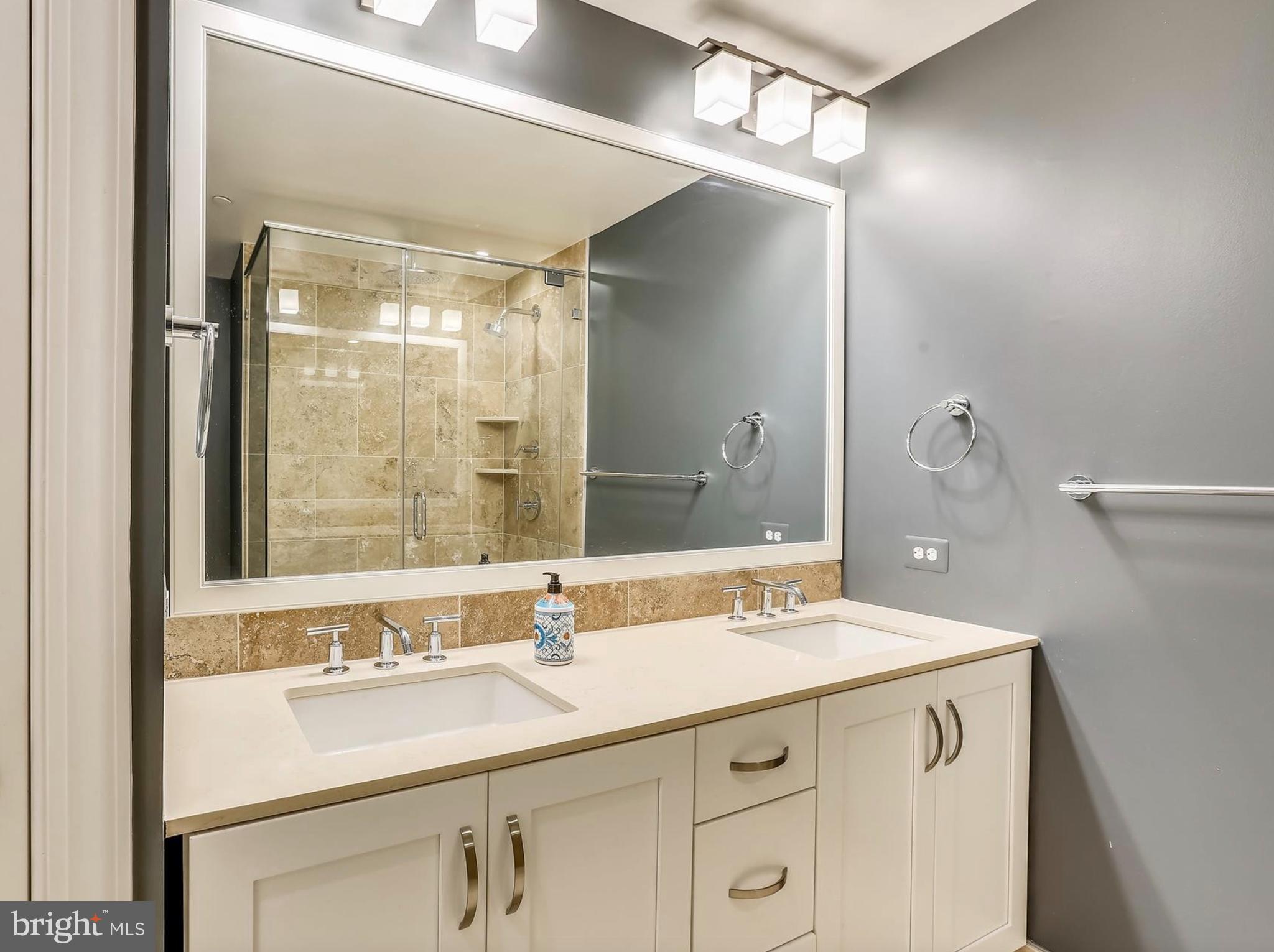 Real estate listing preview #8