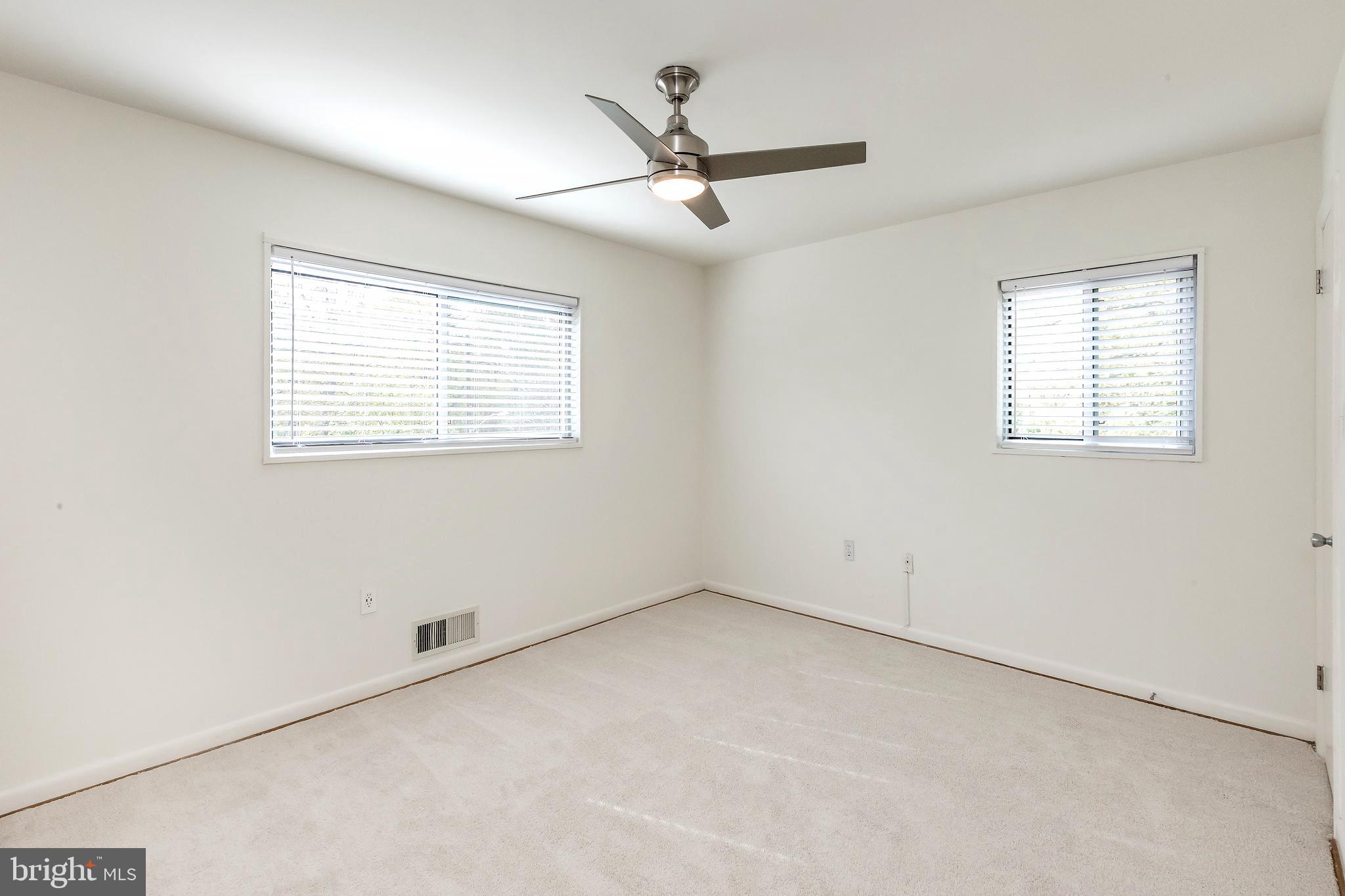 Real estate listing preview #24