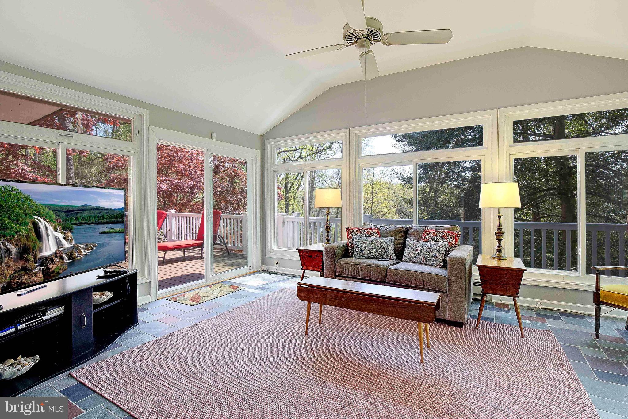 Real estate listing preview #8