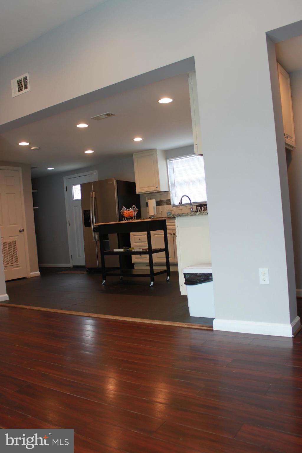 Real estate listing preview #18