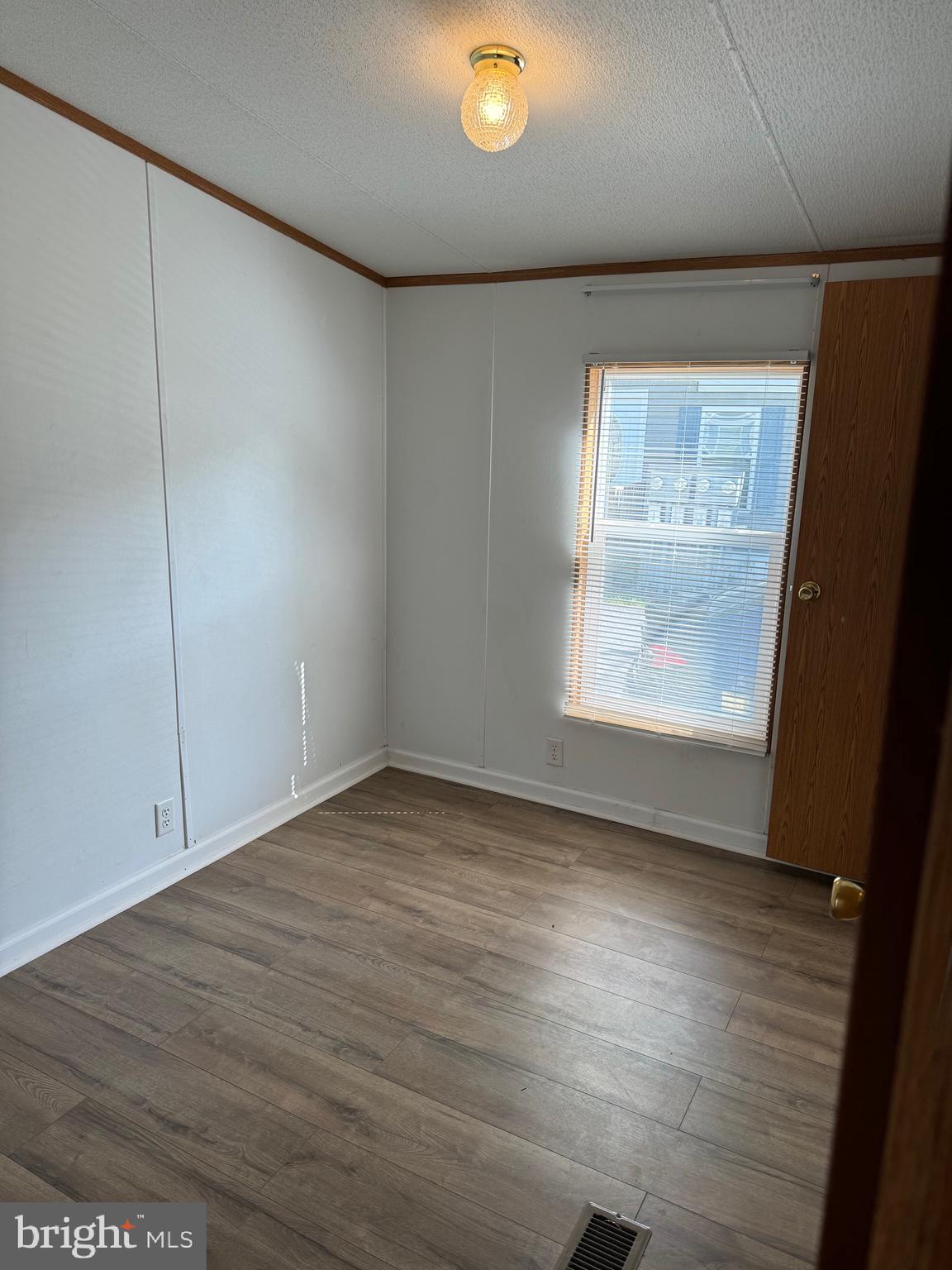 Real estate listing preview #4