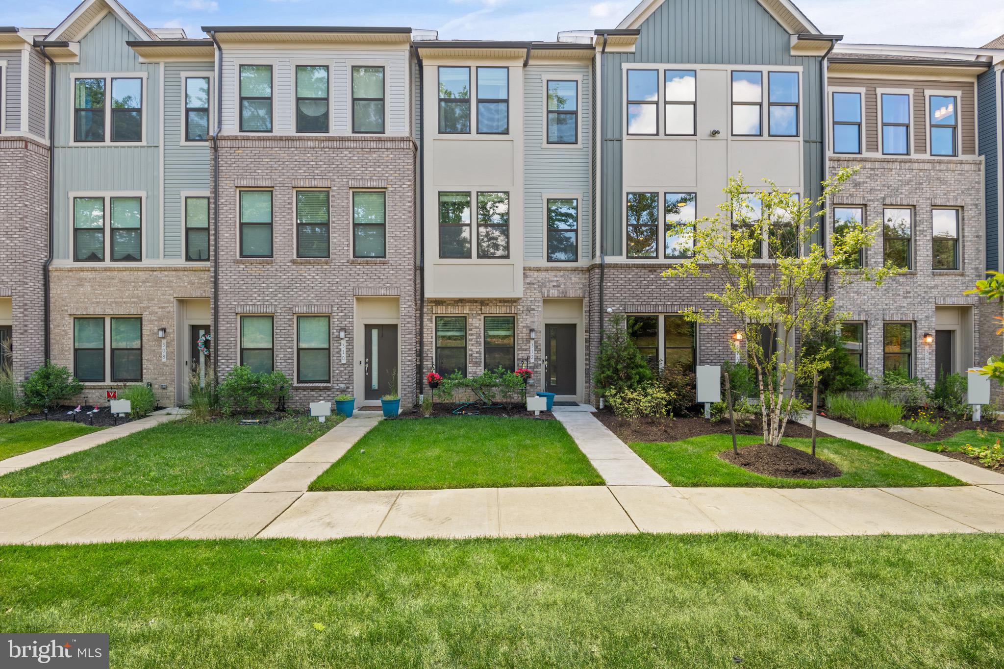 Real estate listing preview #2