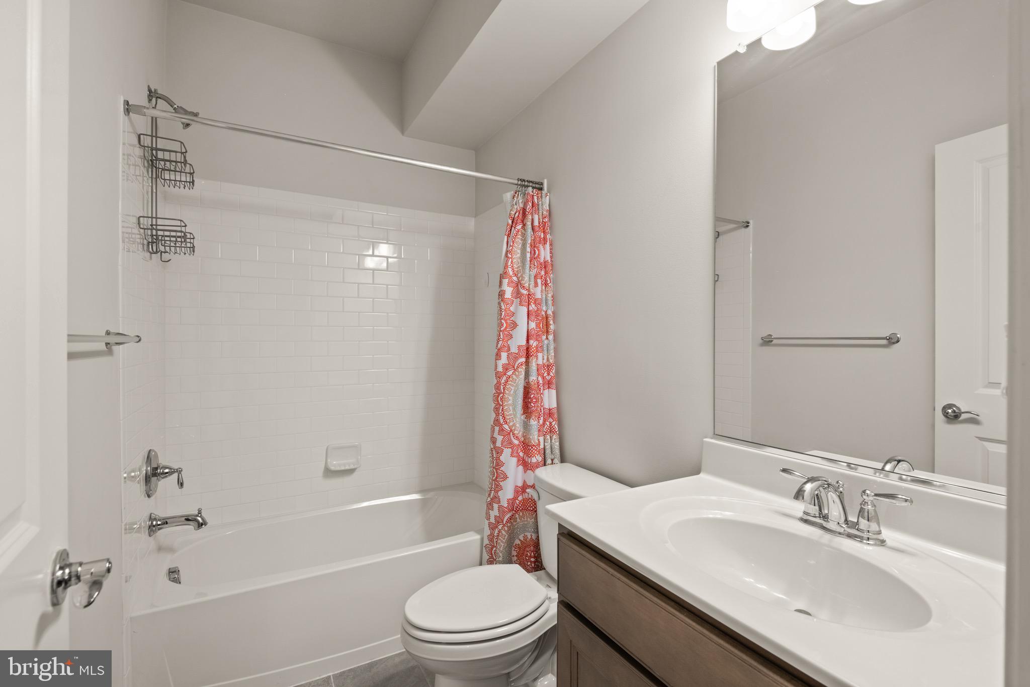 Real estate listing preview #8