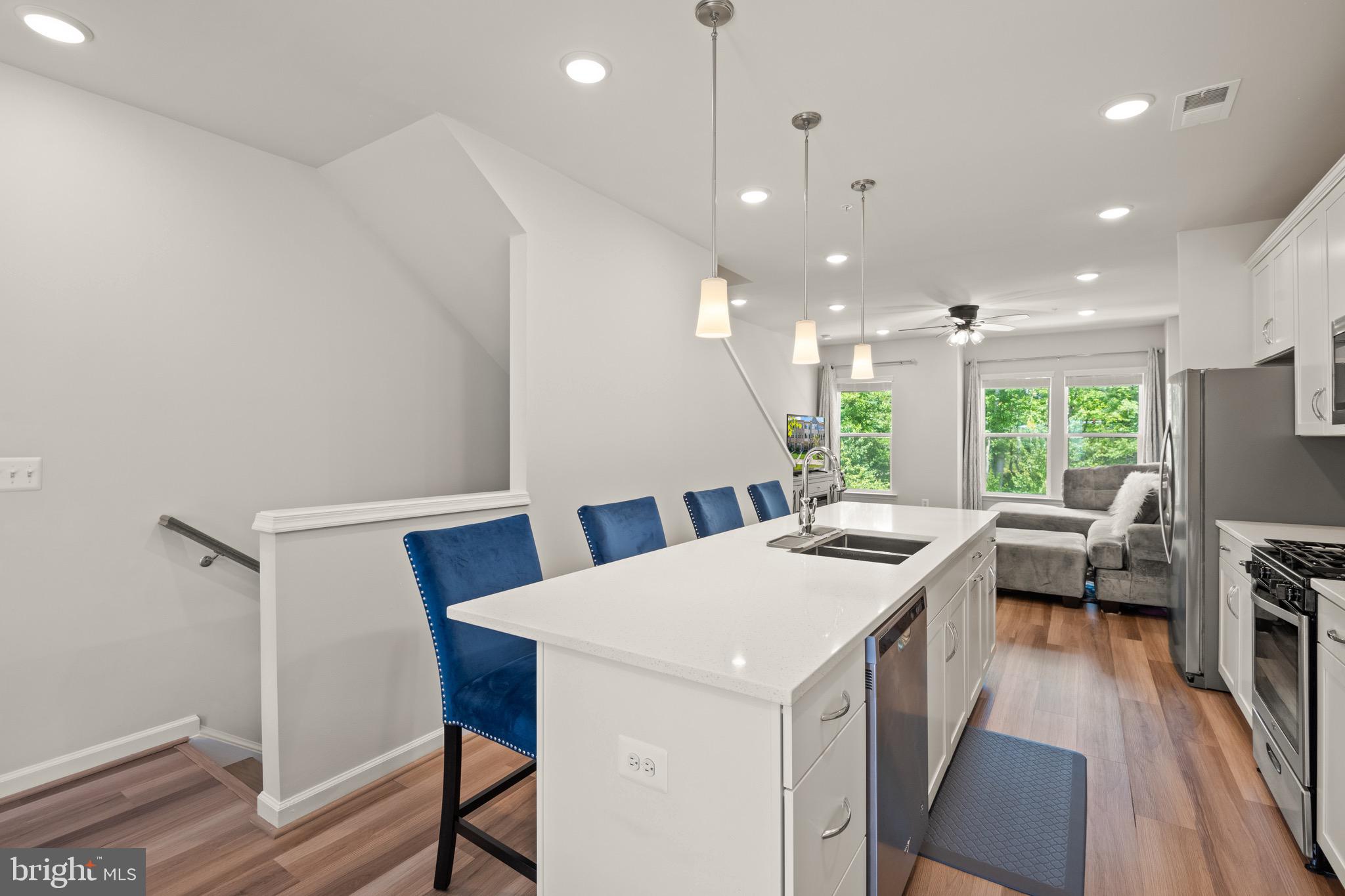 Real estate listing preview #14