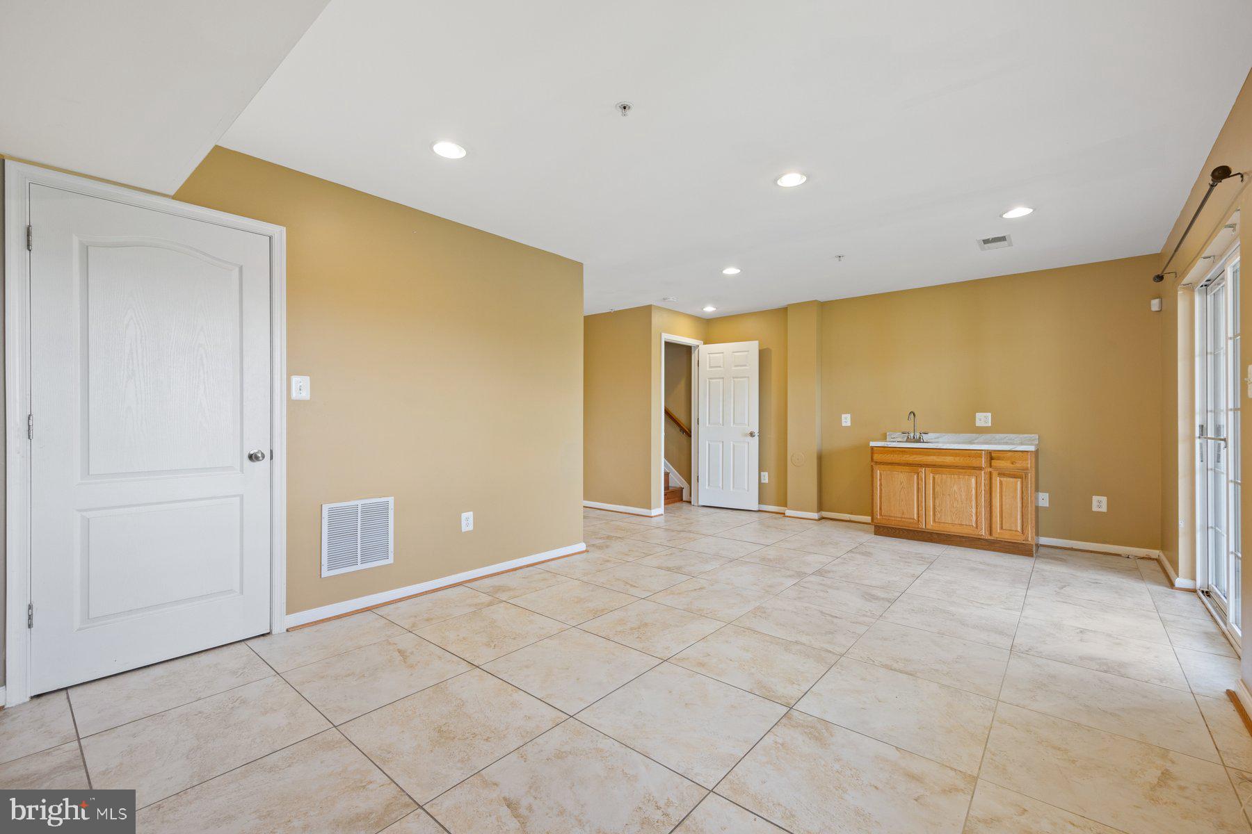 Real estate listing preview #28