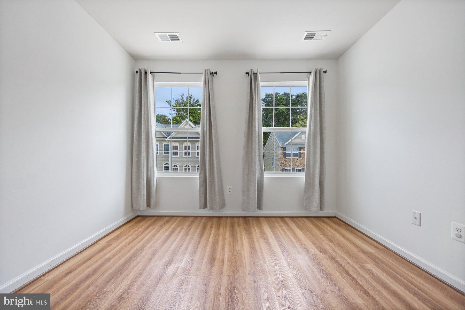 Real estate listing preview #19