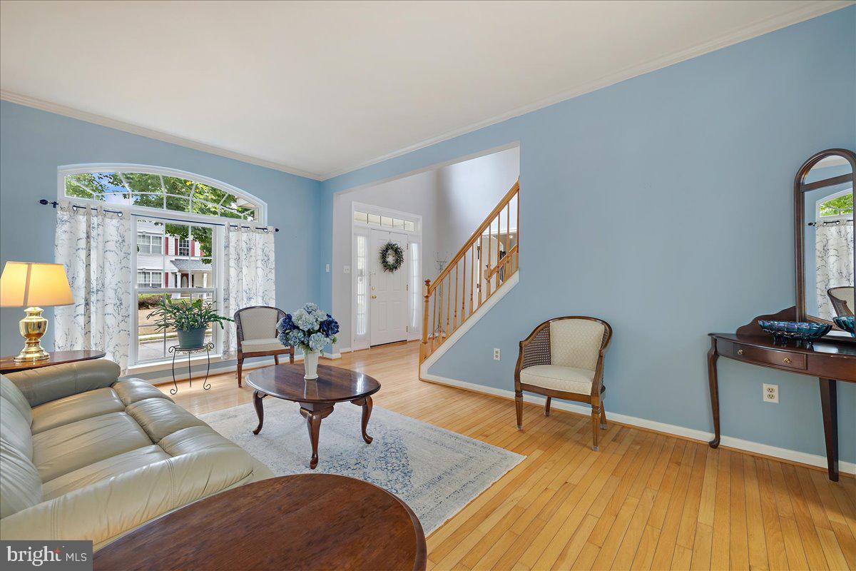 Real estate listing preview #8