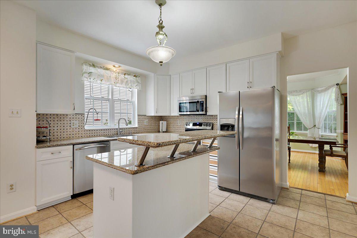 Real estate listing preview #4