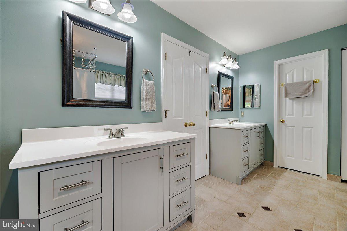 Real estate listing preview #24